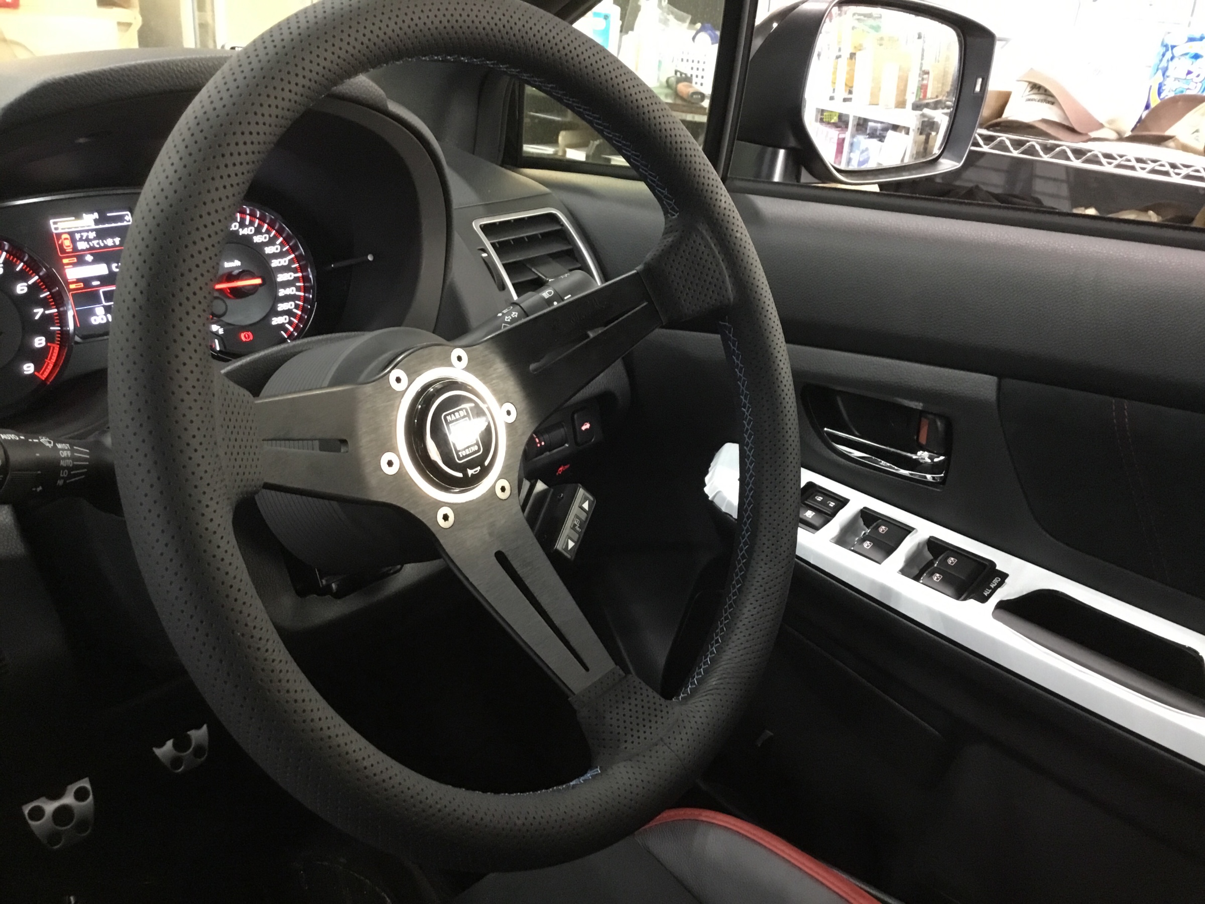 Wrx Stiバンパー外し作業 ステアリング脱着 スバル Wrx Sti その他 スタッフ日記 タイヤ館 めじろ台 東京都のタイヤ カー用品ショップ タイヤからはじまる トータルカーメンテナンス タイヤ館グループ