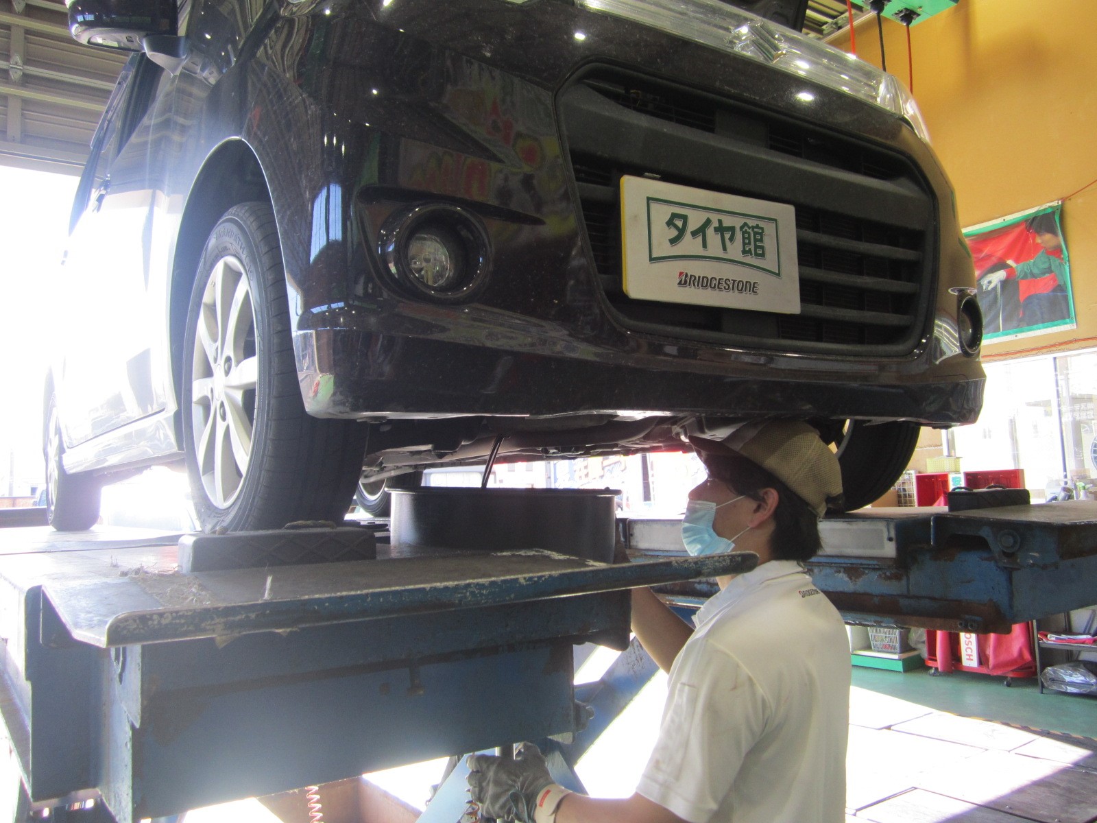 オイル交換作業風景