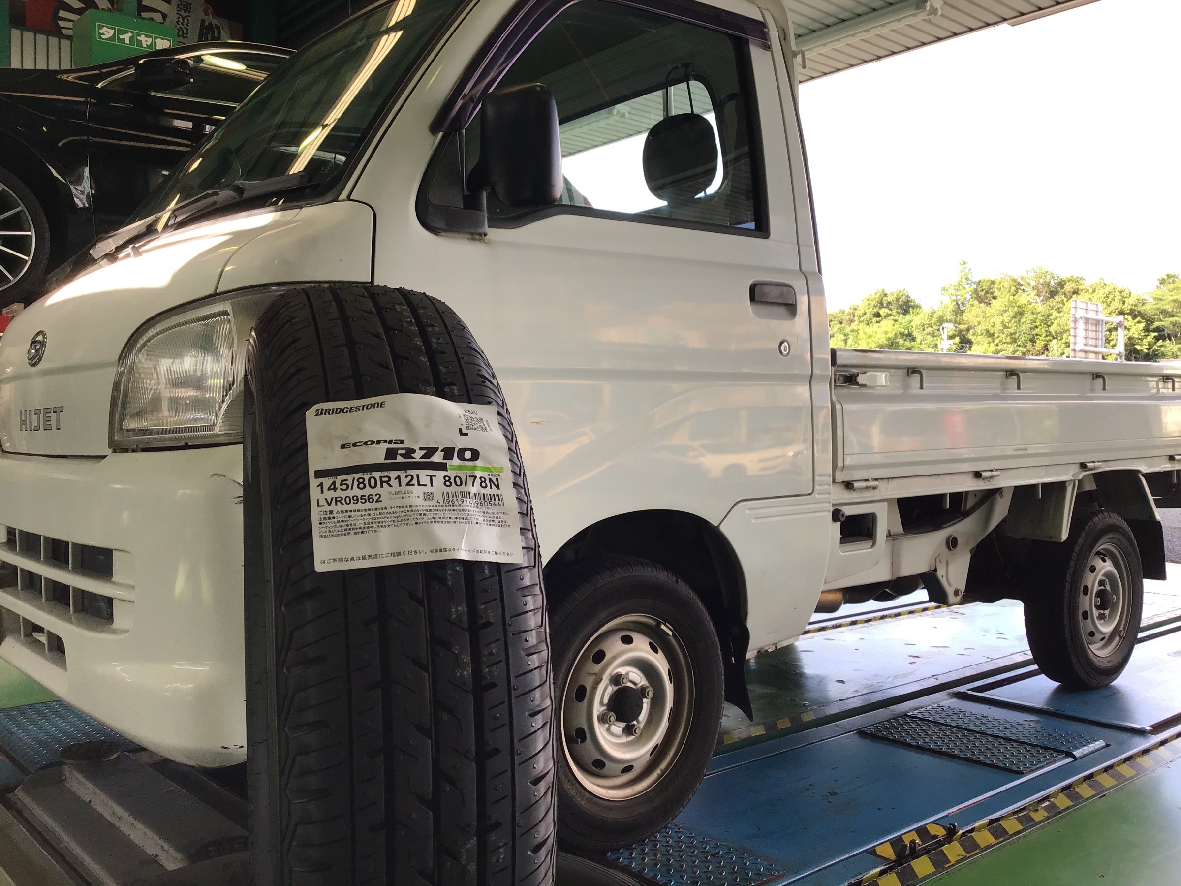 ダイハツ ハイゼットトラック エコピア R710装着!! | 店舗おススメ情報