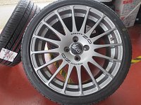 OZ Racing スポーツホイール & Bridgestone スリックタイヤ xrk1rfABAA