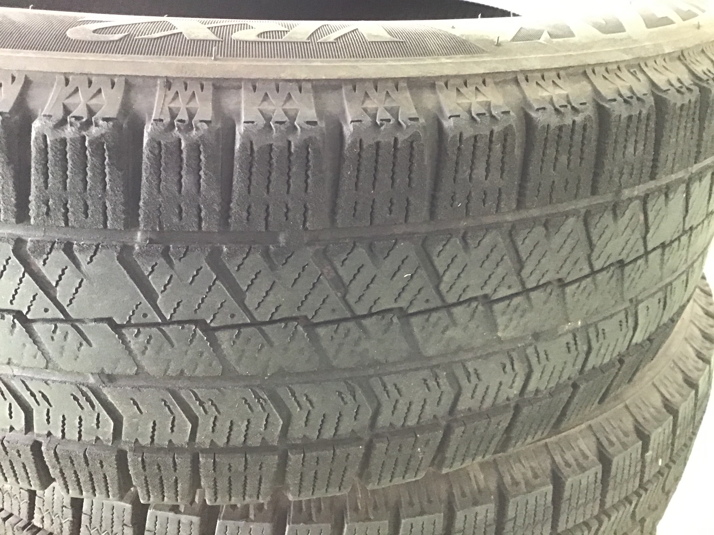 Blizzak Vrx2 195 65r15 スタッドレスタイヤ交換作業 スイフト タイヤ タイヤ ホイール関連 タイヤ ホイール交換 日立大みか店作業事例 タイヤ館 日立 大みか 茨城県のタイヤ カー用品ショップ タイヤからはじまる トータルカーメンテナンス タイヤ館グループ