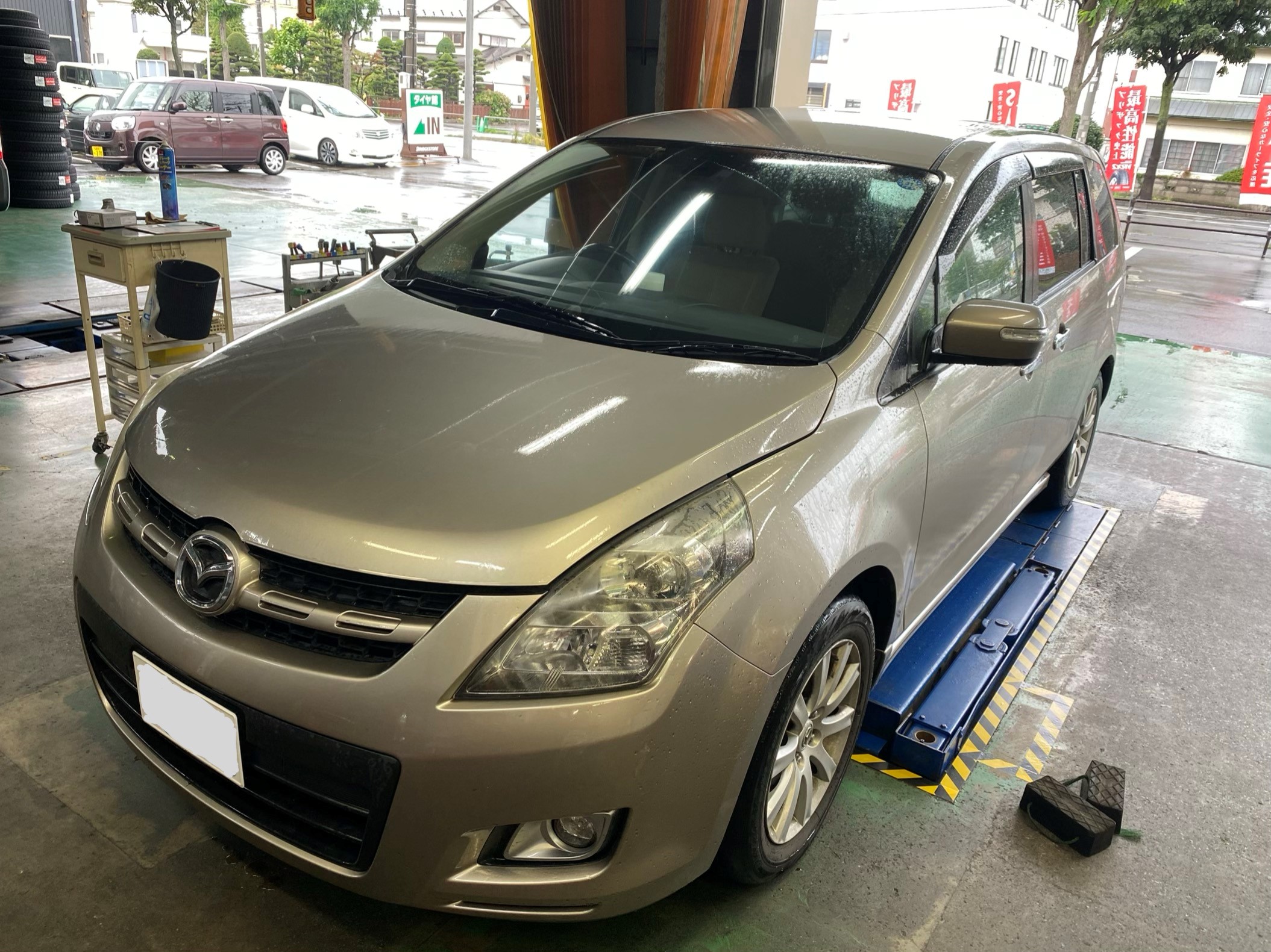 マツダ MPV(LY3P)のブレーキパッド交換！ | マツダ MPV メンテナンス商品 パーツ取付 > ブレーキ関係取付 | サービス事例 |  タイヤ館 桑園 | タイヤからはじまる、トータルカーメンテナンス タイヤ館グループ
