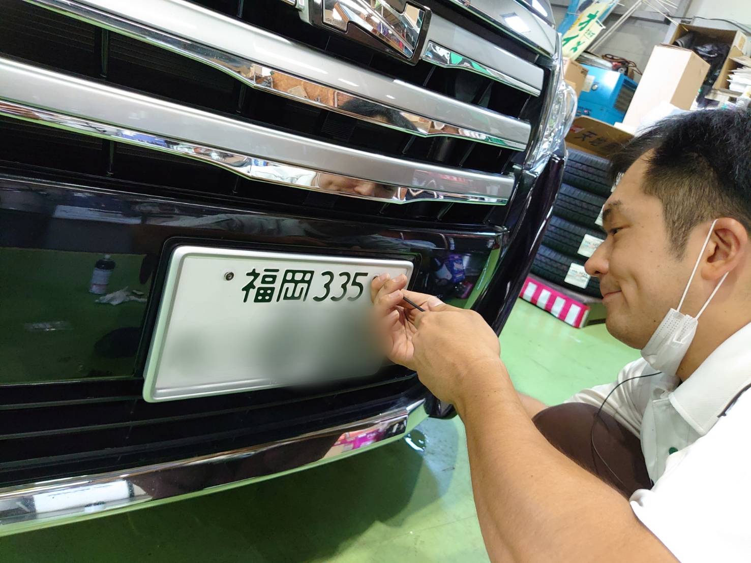 この質感 想像以上 High Spark Japan チタン鍛造 ナンバーボルトで ナンバープレートの見た目もスマートに トヨタ ノア その他 技術サービス施工事例 タイヤ館 福岡東 タイヤからはじまる トータルカーメンテナンス タイヤ館グループ