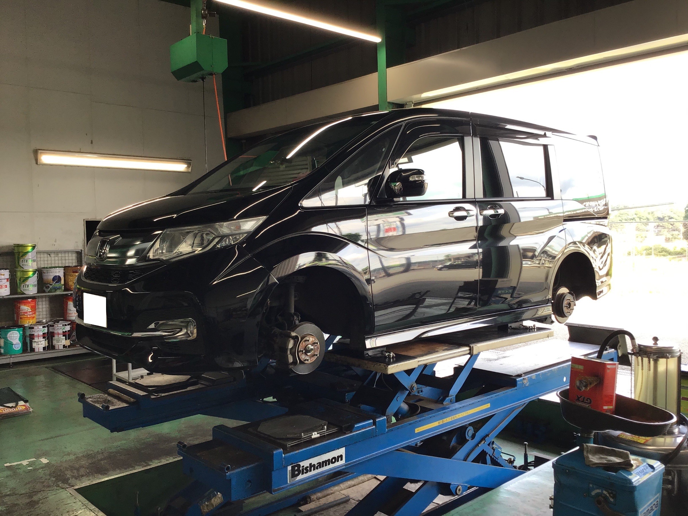 ホンダ Rp型ステップワゴン 夏タイヤ交換 防錆コーティング ホンダ ステップワゴン 作業事例 タイヤ館 四街道 千葉県のタイヤ カー用品ショップ タイヤからはじまる トータルカーメンテナンス タイヤ館グループ
