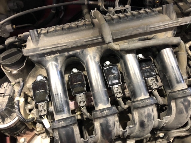 ホンダ フィット （GD１）に ハイスパークイグニッションコイル スパークプラグ 交換をしましたっ！ | ホンダ フィット その他 パーツ取付 >  各種用品取付 | 技術サービス施工事例 | タイヤ館 福岡東 | タイヤからはじまる、トータルカーメンテナンス タイヤ館グループ