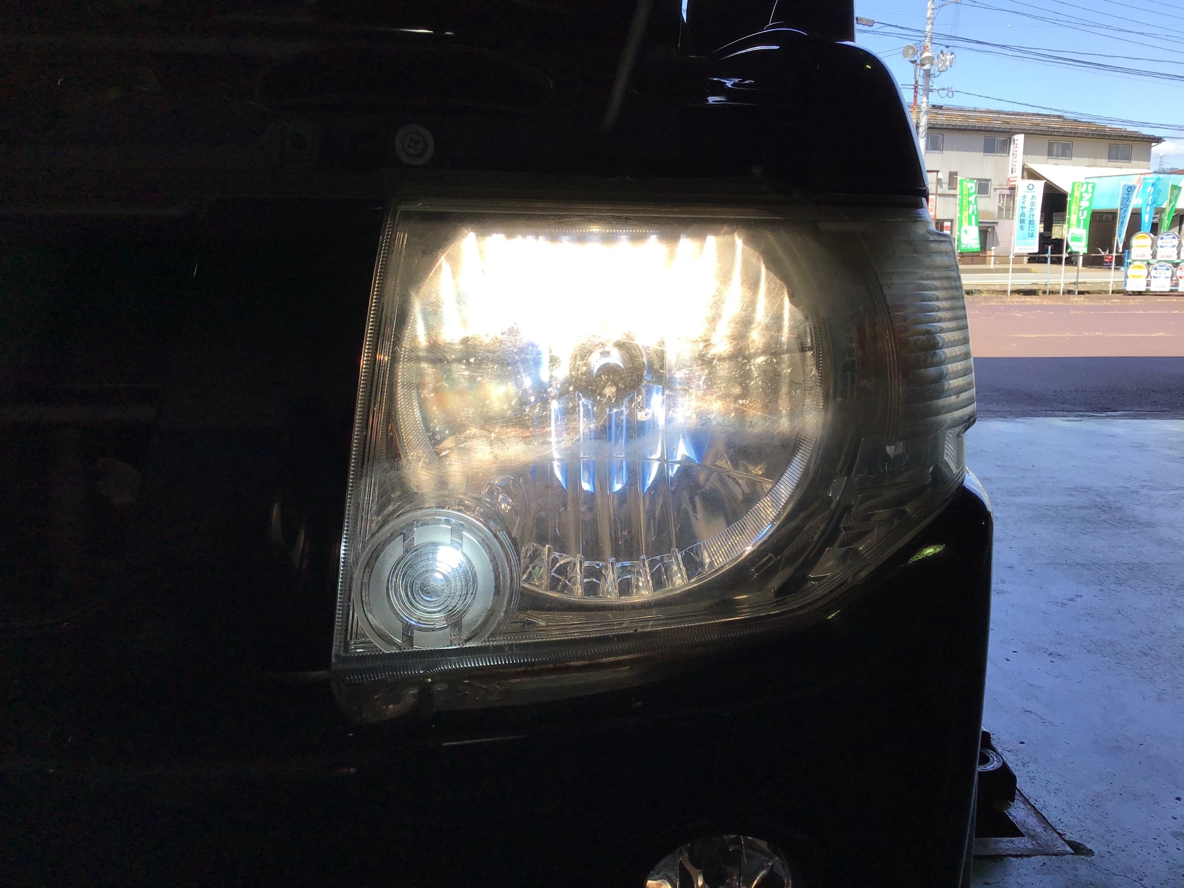 ハロゲンヘッドライトをledに スタッフ日記 タイヤ館 六日町 新潟県のタイヤ カー用品ショップ タイヤからはじまる トータルカーメンテナンス タイヤ館グループ
