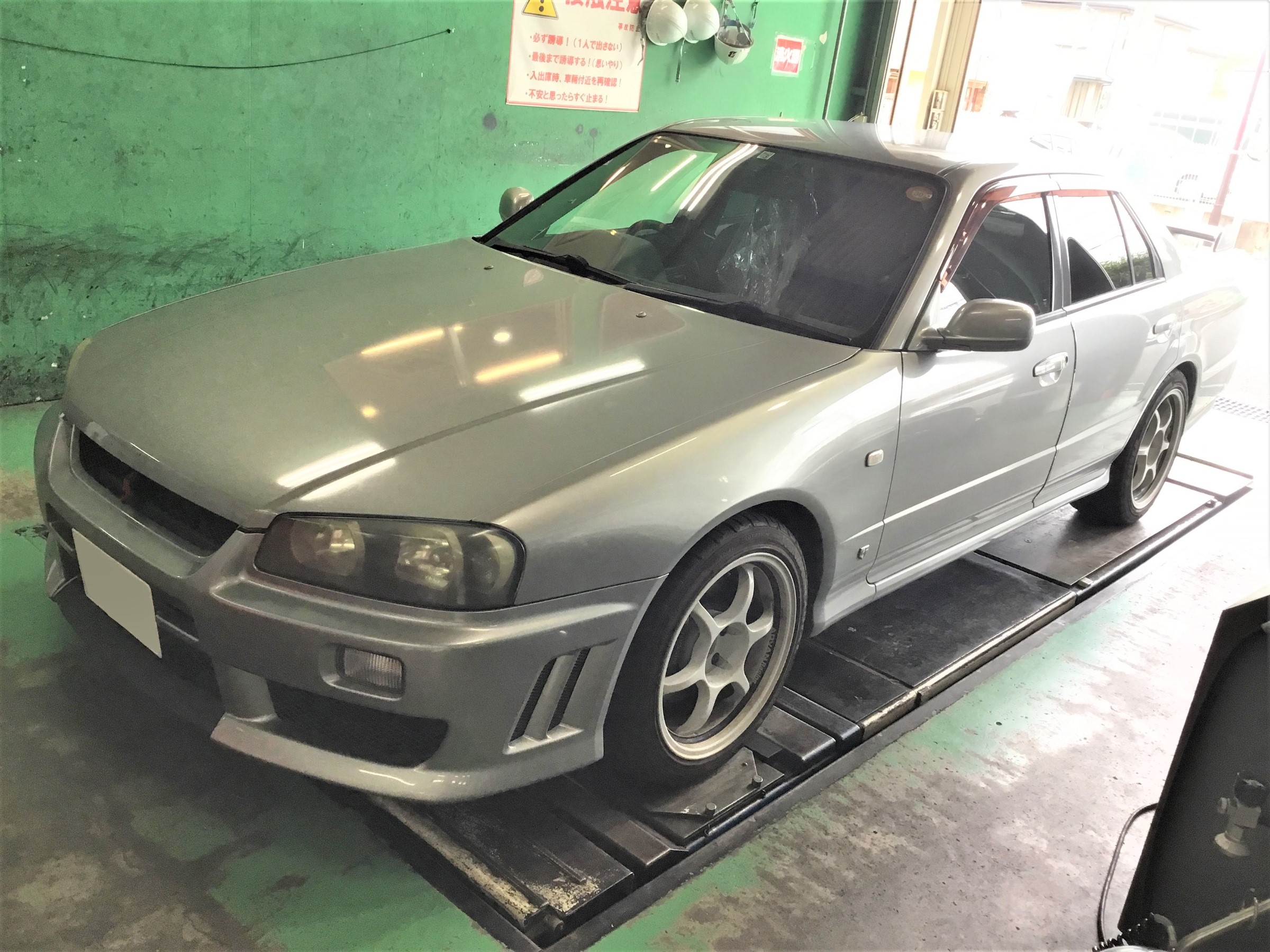 Er34型スカイライン 高性能オイルa S H で交換 日産 スカイライン メンテナンス商品 オイル関連 エンジンオイル交換 技術サービスブログ タイヤ館 鎌ヶ谷 千葉県のタイヤ カー用品ショップ タイヤからはじまる トータルカーメンテナンス タイヤ館グループ