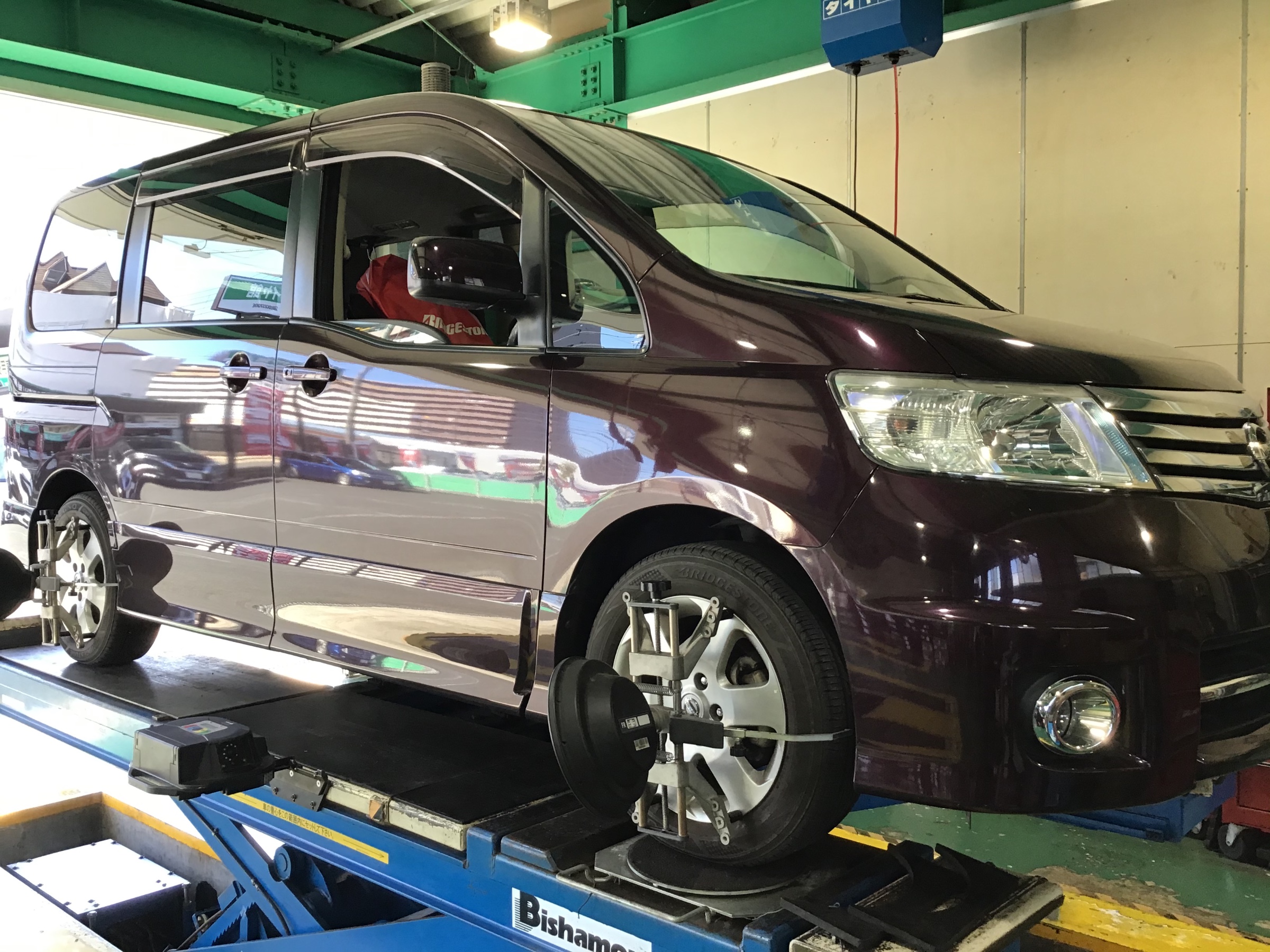 日産 セレナ アライメント調整 日産 セレナ その他 タイヤ ホイール関連 4輪トータルアライメント調整 サービス事例 タイヤ館 生桑 愛知県 三重県のタイヤ カー用品ショップ タイヤからはじまる トータルカーメンテナンス タイヤ館グループ