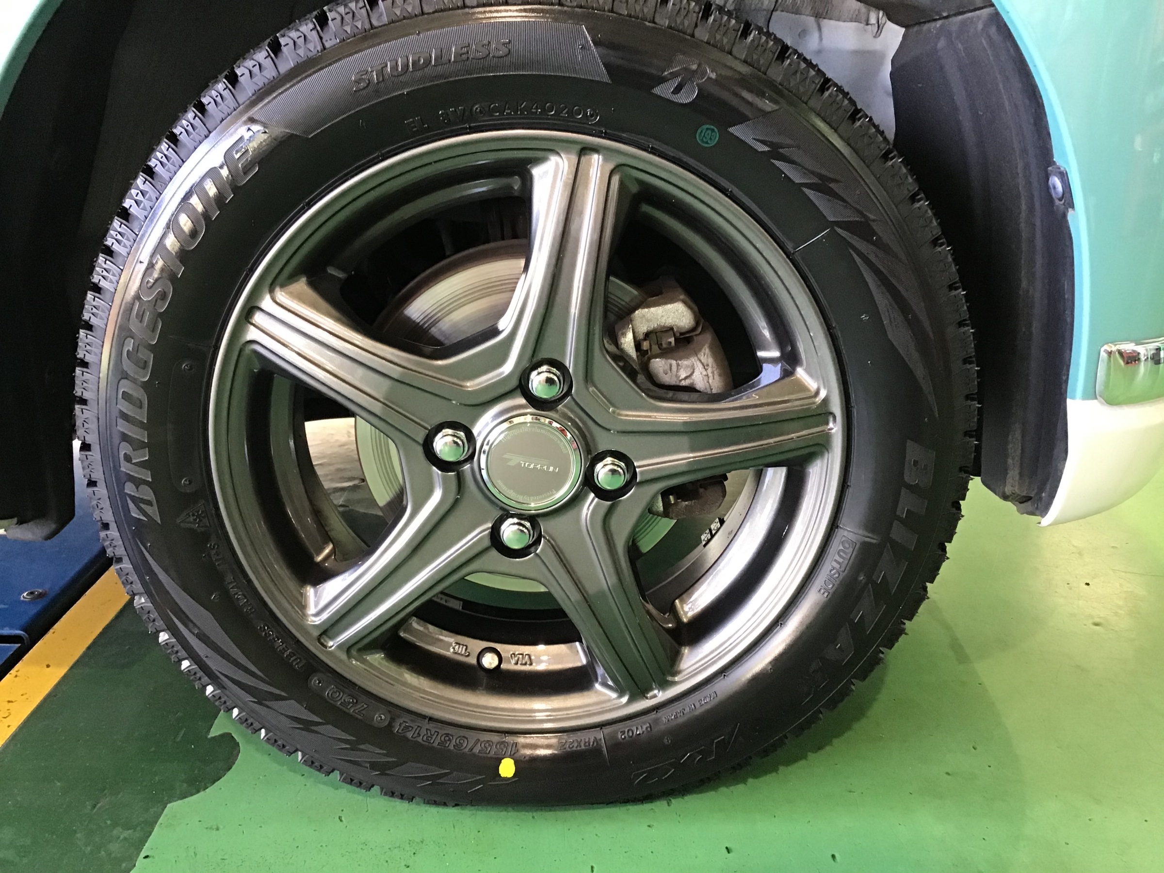193 BRIDGESTONE あたっ 155/65R14 ダイハツ スタッドレス 193 BRIDGESTONE あたっ 155/65R14 ダイハツ スタッドレス