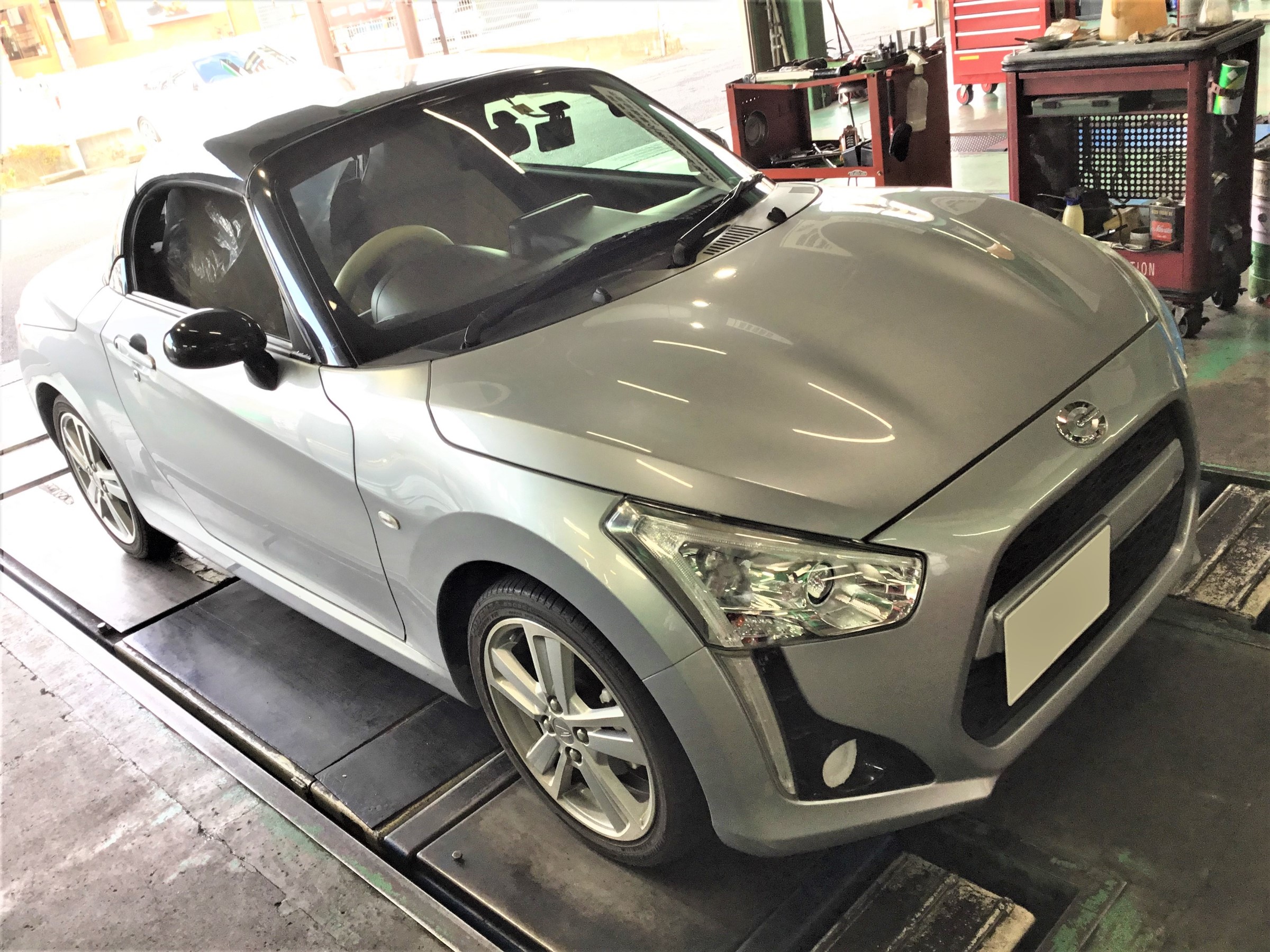 La400k型コペン タイヤ交換 ダイハツ コペン タイヤ タイヤ ホイール関連 タイヤ ホイール交換 技術サービスブログ タイヤ館 鎌ヶ谷 千葉県のタイヤ カー用品ショップ タイヤからはじまる トータルカーメンテナンス タイヤ館グループ