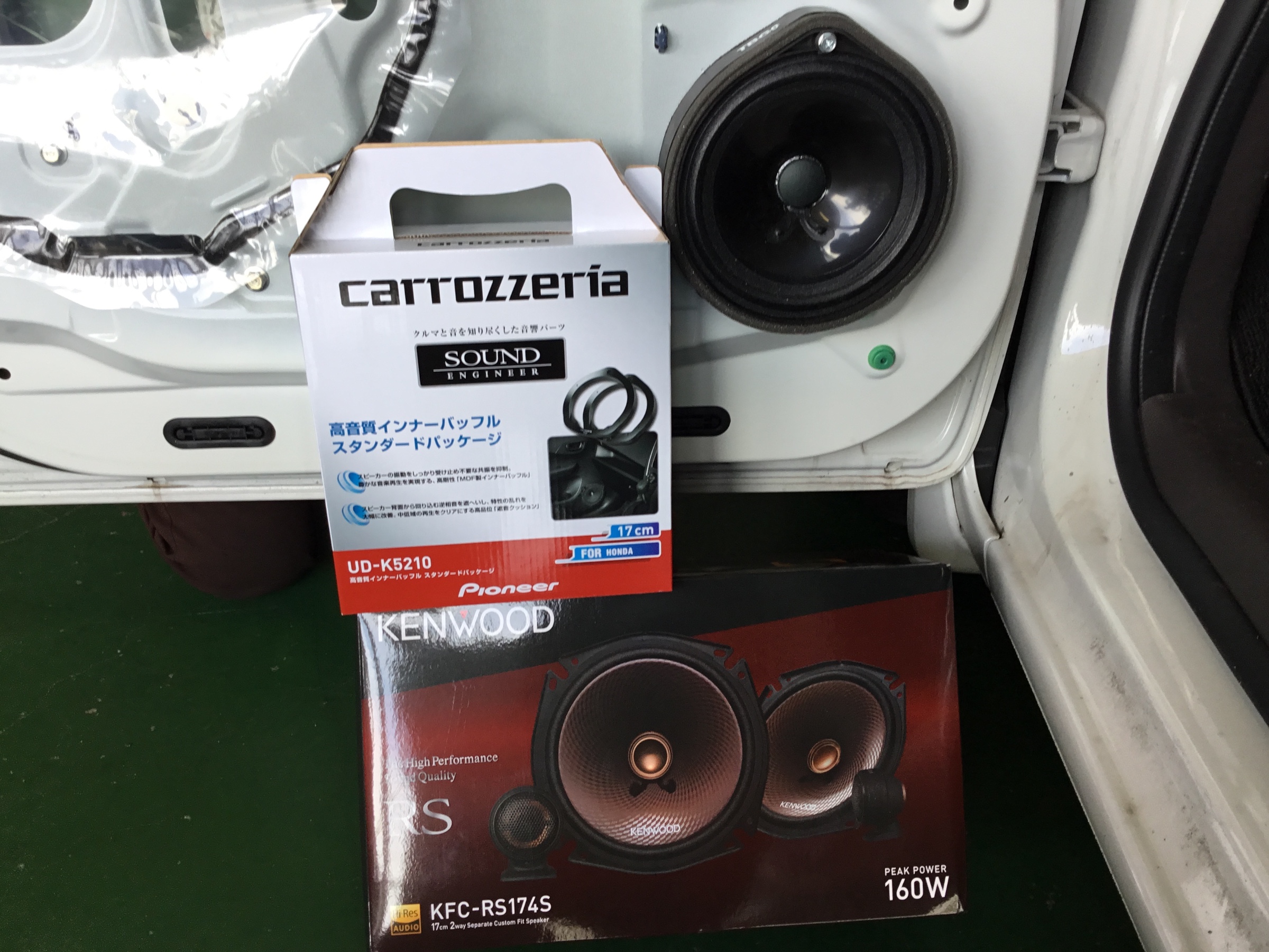 ホンダ N Box スピーカー交換 ツィーター取り付け ホンダ N Box Av ナビ機器 カー用品取付 Av商品取付 サービス事例 タイヤ館 秋田 秋田県のタイヤ カー用品ショップ タイヤからはじまる トータルカーメンテナンス タイヤ館グループ