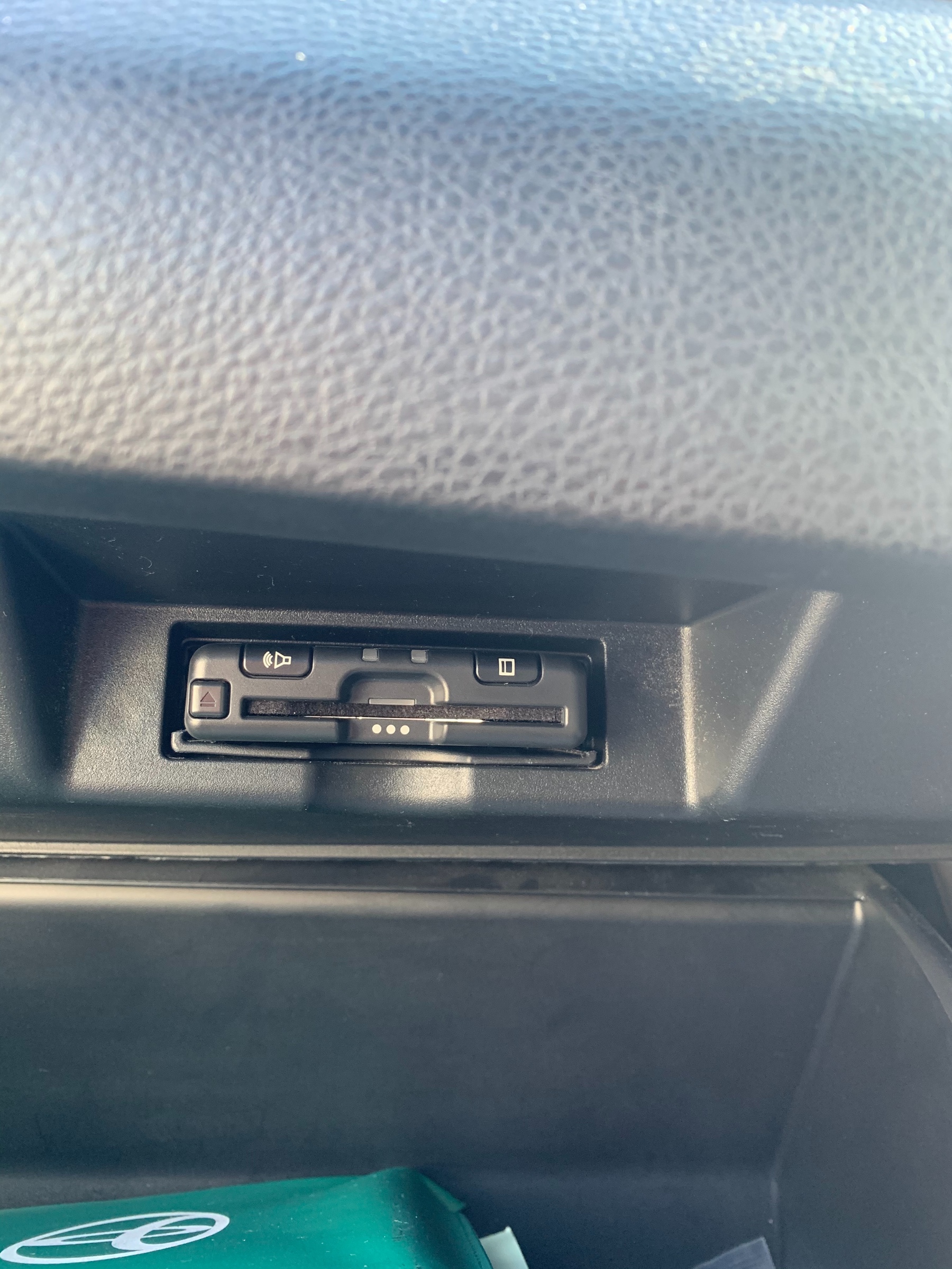 トヨタ 60ハリアー タイヤ交換 ドラレコ Etct取り付け トヨタ ハリアー タイヤ カー用品取付 ドライブレコーダー取付 取り付け事例 タイヤ館 南久留米 タイヤからはじまる トータルカーメンテナンス タイヤ館グループ