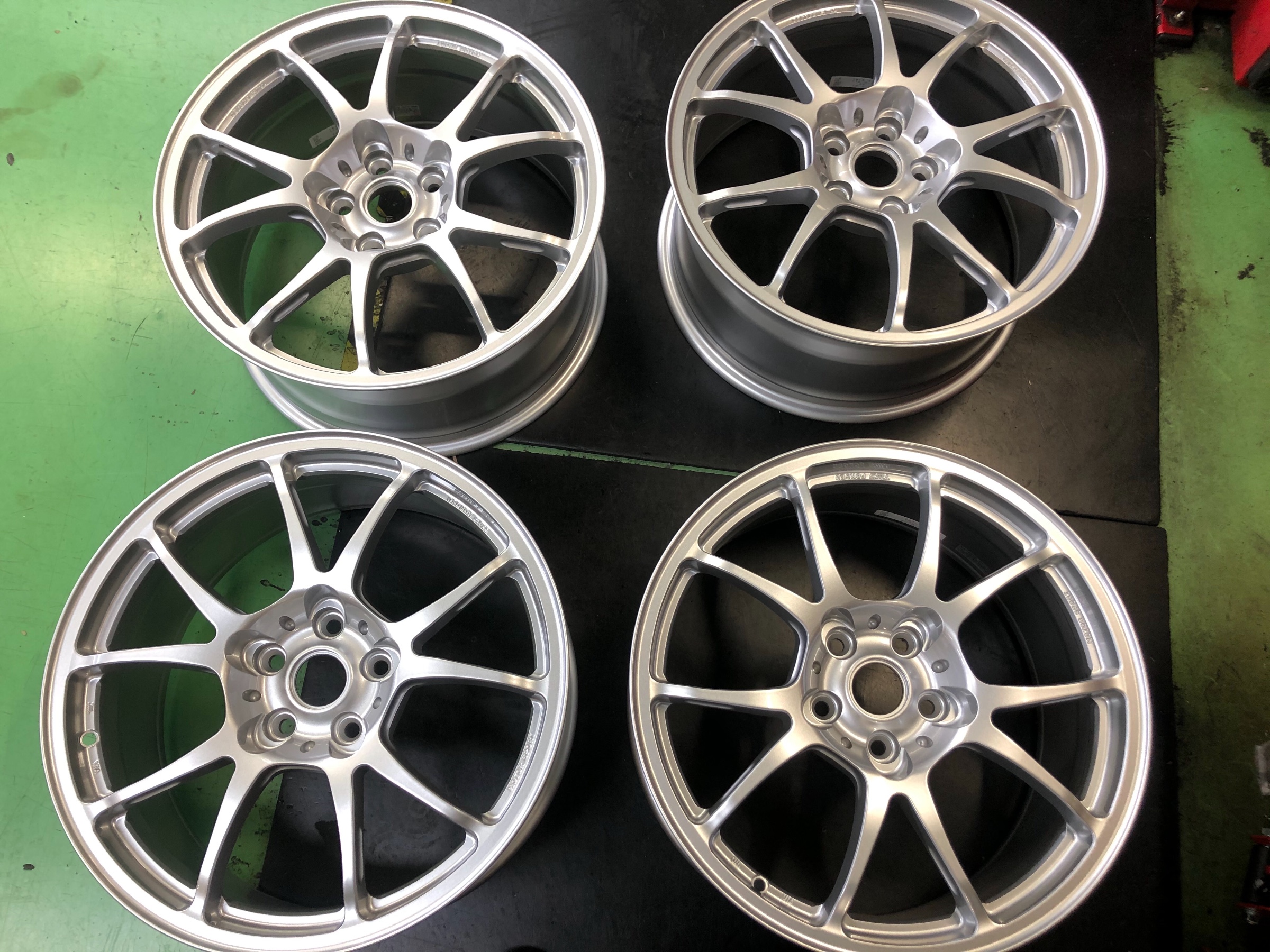 アウディTTroadster×ベントレーホイール 1/18 A052603590_21.jpg
