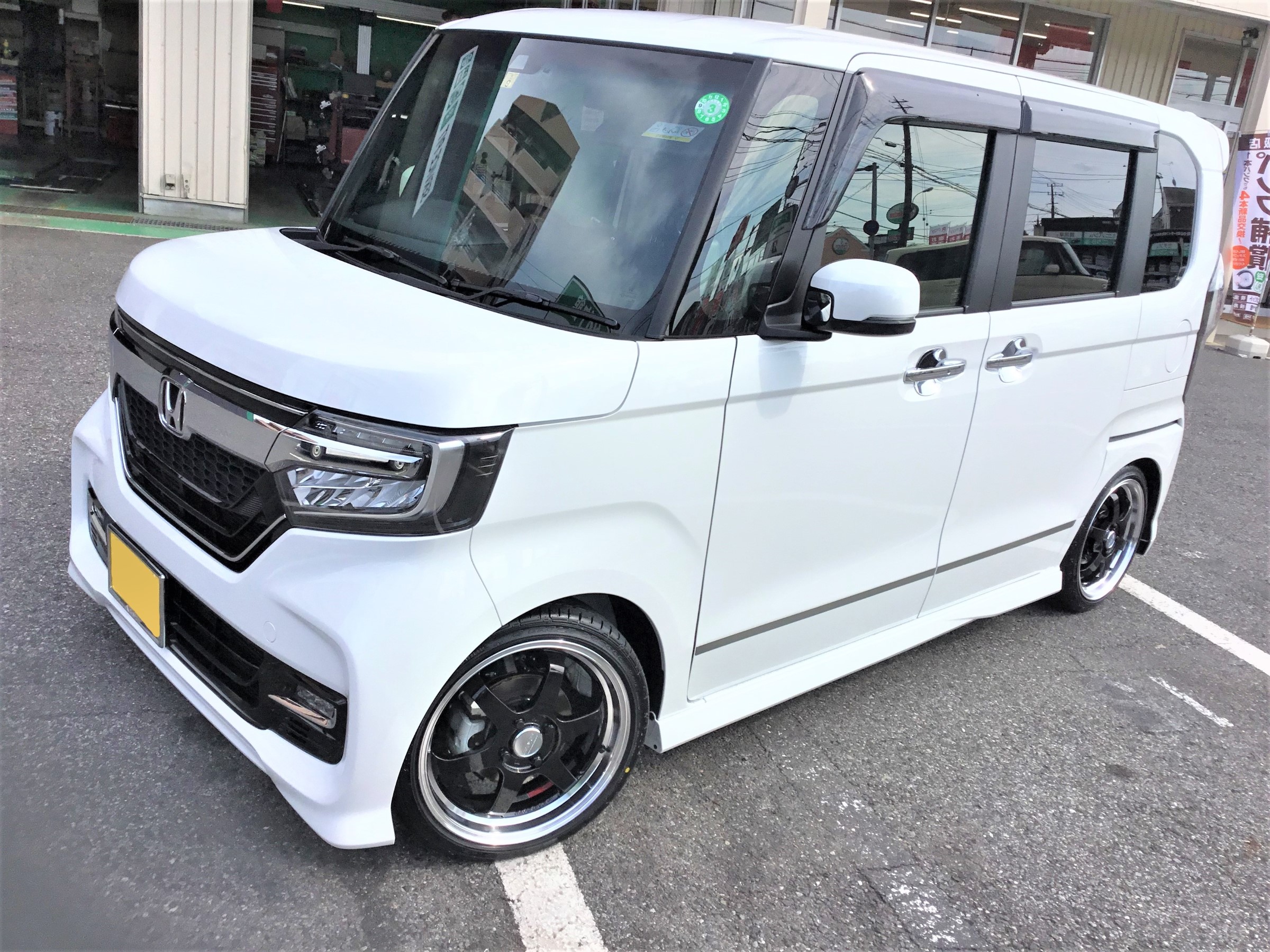 Jf3型n Boxカスタム ホイール交換 ブレーキパッド交換 ホンダ N Boxカスタム その他 タイヤ ホイール関連 タイヤ ホイール交換 技術サービスブログ タイヤ館 鎌ヶ谷 千葉県のタイヤ カー用品ショップ タイヤからはじまる トータルカーメンテナンス