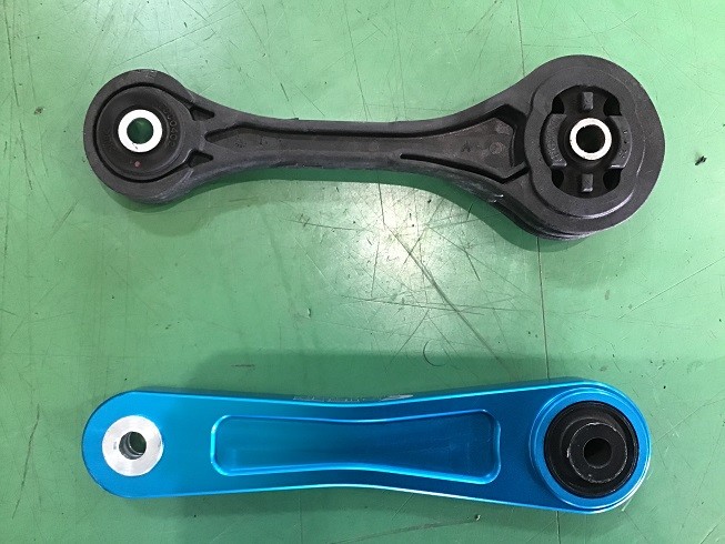 スバル XV（GT7) CUSCO強化ピッチングストッパー、PROVAエアフィルター