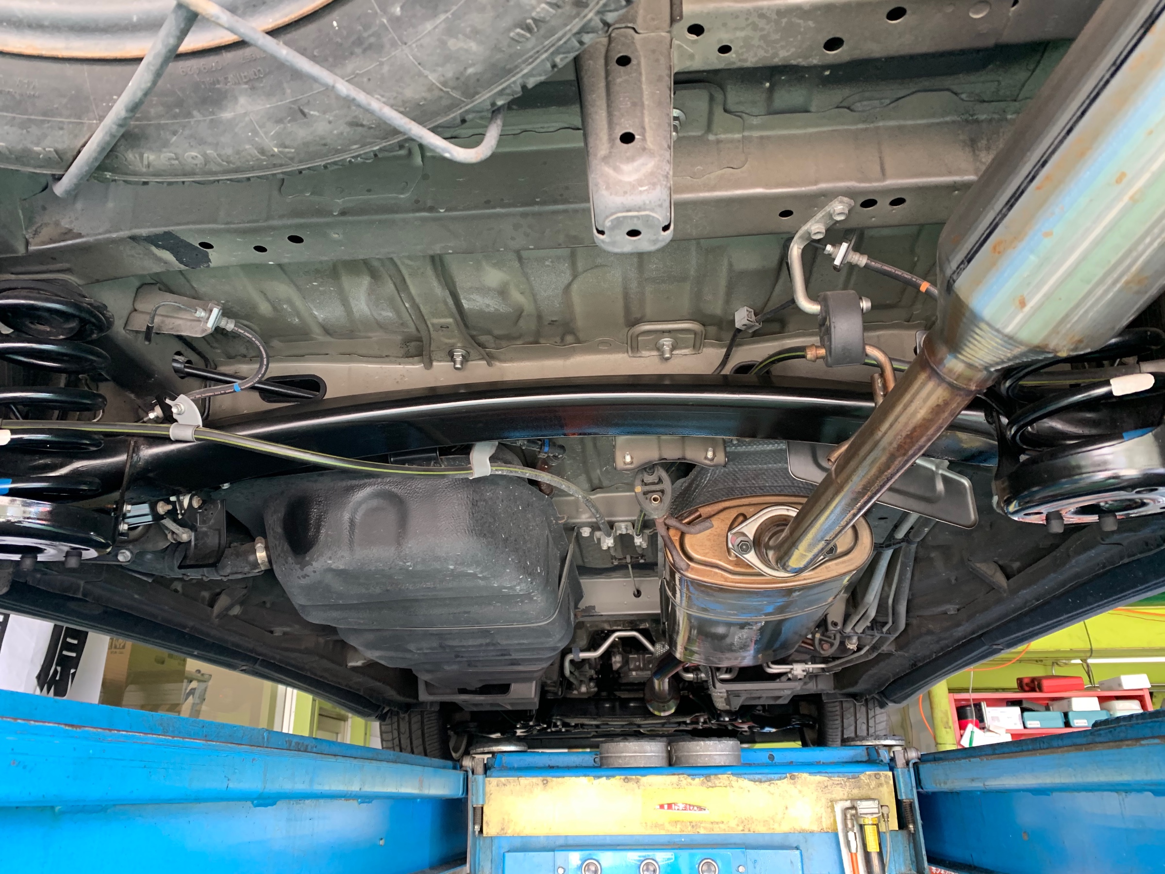 ヴェルファイア 防サビコーティング 外装 内装取付 下回り防錆コーティング サービス事例 タイヤ館 姫路 兵庫県のタイヤ カー用品ショップ タイヤからはじまる トータルカーメンテナンス タイヤ館グループ