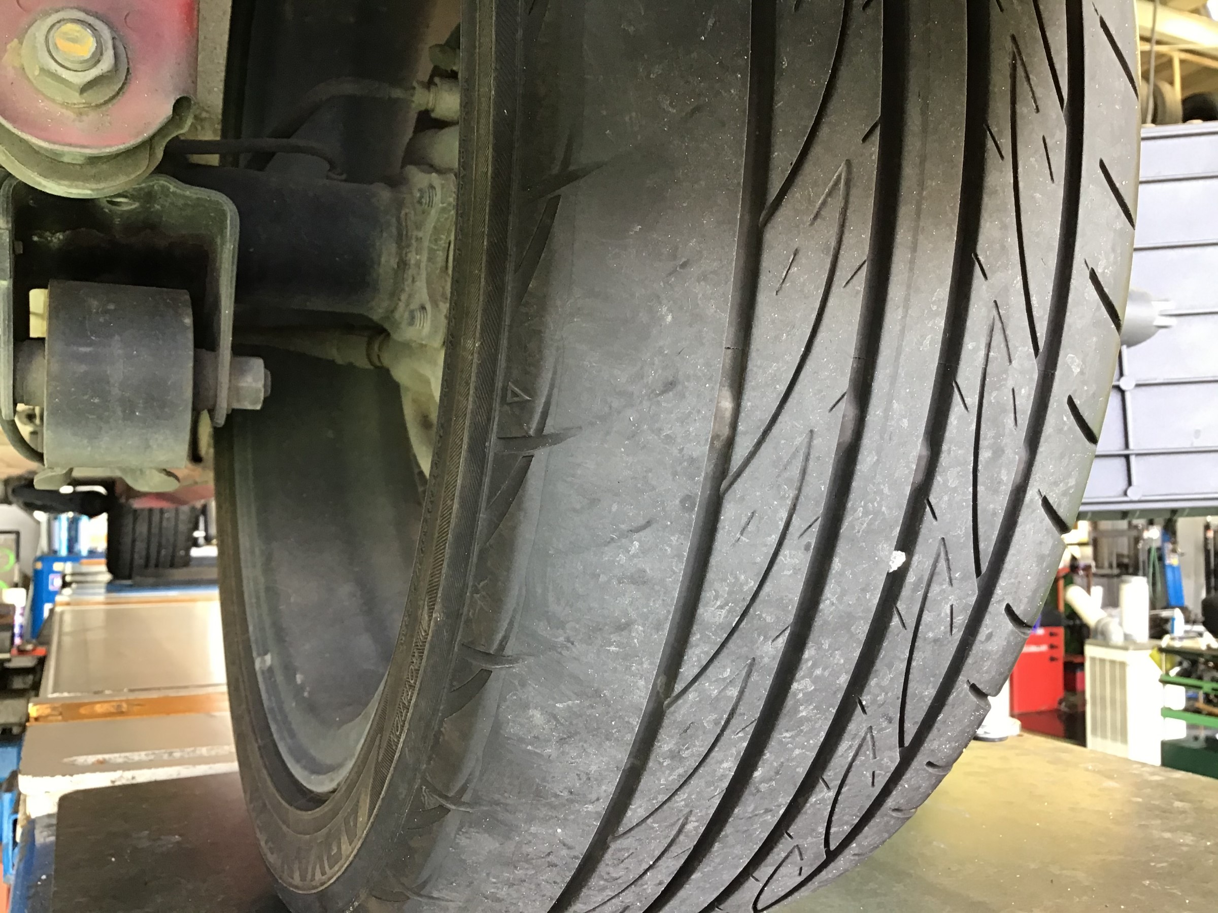 スズキ ワゴンr アライメント調整 スズキ ワゴンr その他 タイヤ ホイール関連 4輪トータルアライメント調整 取付 サービス事例 タイヤ館 松崎 タイヤからはじまる トータルカーメンテナンス タイヤ館グループ
