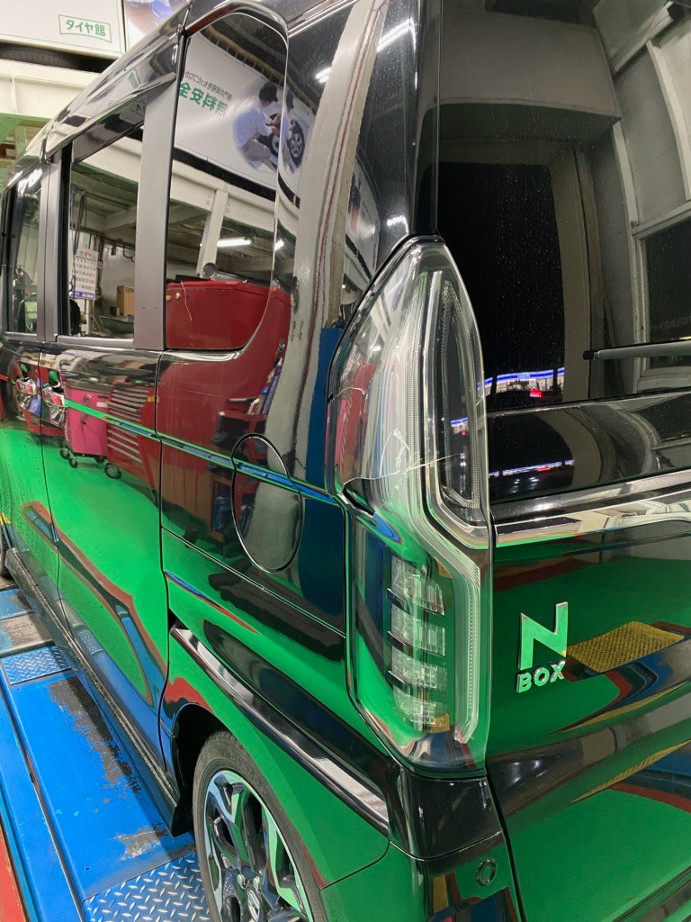 ホンダn Box リアテールレンズ交換 ホンダ N Boxカスタム その他 外装 内装取付 ヘッドライトバルブ交換 ブレーキランプ交換 ポジション球交換 ｈｉｄバルブ ｌｅｄバルブ 交換 室内灯 シートカバー フロアマット サービス事例 タイヤ館 瀬谷 神奈川県のタイヤ