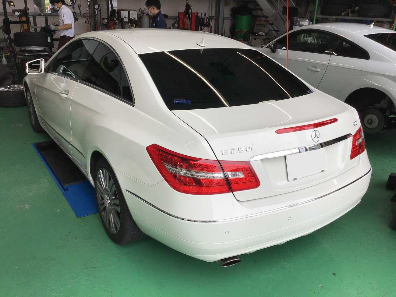 メルセデス ベンツ E250クーペ C7 ホイールバランス調整 メルセデス ベンツ Eクラス タイヤ タイヤ ホイール関連 バランサーシステム スタッフ日記 タイヤ館 草津 タイヤからはじまる トータルカーメンテナンス タイヤ館グループ