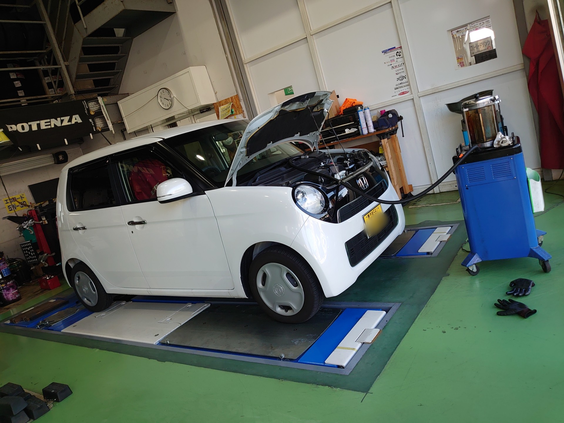 Honda N One のエンジンオイル交換しました ホンダ N One メンテナンス商品 オイル関連 エンジンオイル交換 技術サービス施工事例 タイヤ館 福岡東 タイヤからはじまる トータルカーメンテナンス タイヤ館グループ