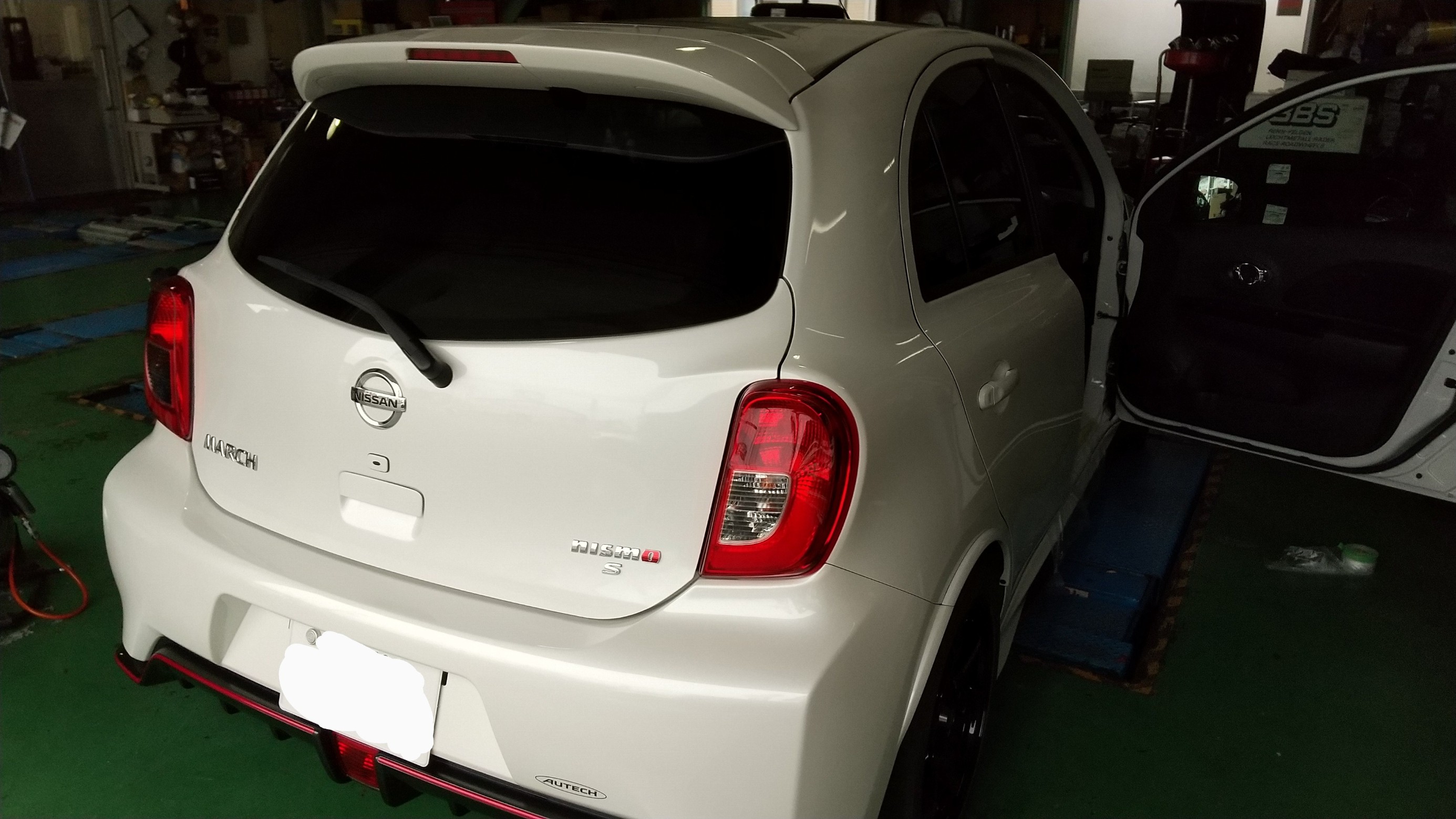 マーチニスモ ｘ レカロシート取付 日産 マーチnismo S その他 パーツ取付 各種用品取付 サービス事例 タイヤ館 姫路南 兵庫県のタイヤ カー用品ショップ タイヤからはじまる トータルカーメンテナンス タイヤ館グループ