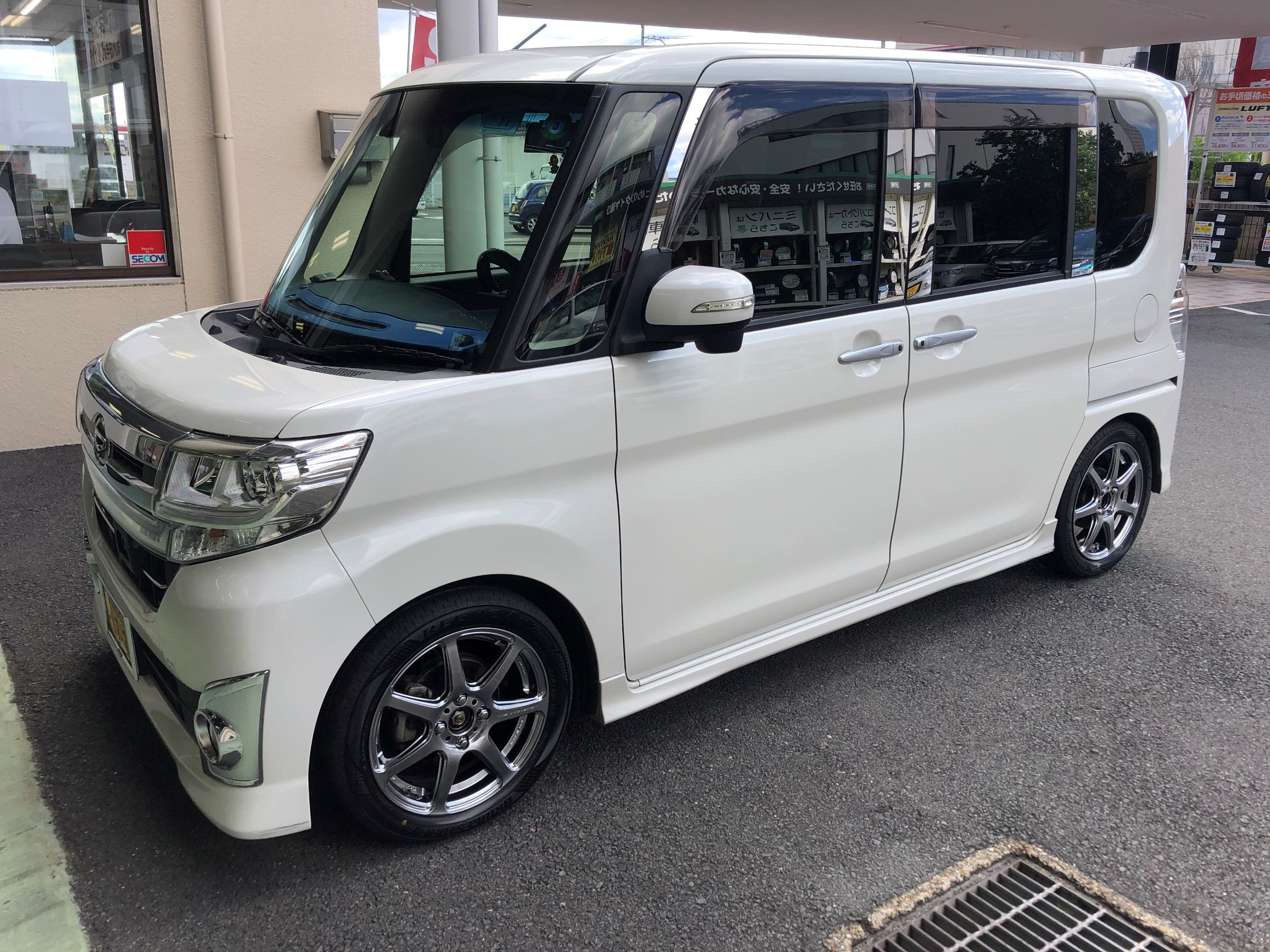 タントLA600SにワークエモーションT7R装着 ダイハツ タントカスタム ホイール タイヤ・ホイール関連 > タイヤ・ホイール交換 スタッフブログ☆彡 タイヤ館 京田辺 京都