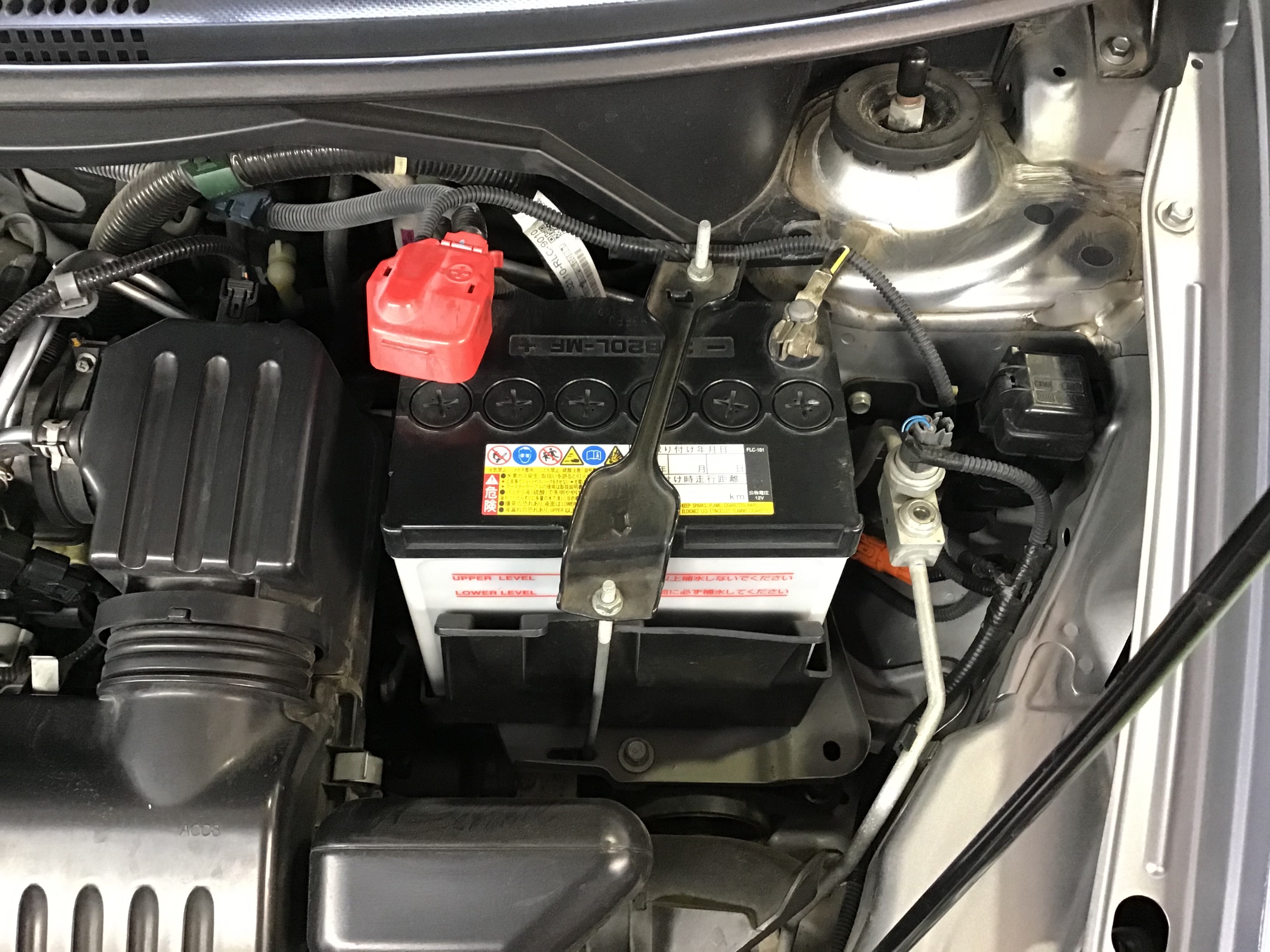 ホンダ エアウェイブ バッテリー交換 ホンダ エアウェイブ メンテナンス商品 カー用品取付 カーバッテリー取付 サービス事例 タイヤ館 新松戸 千葉県のタイヤ カー用品ショップ タイヤからはじまる トータルカーメンテナンス タイヤ館グループ