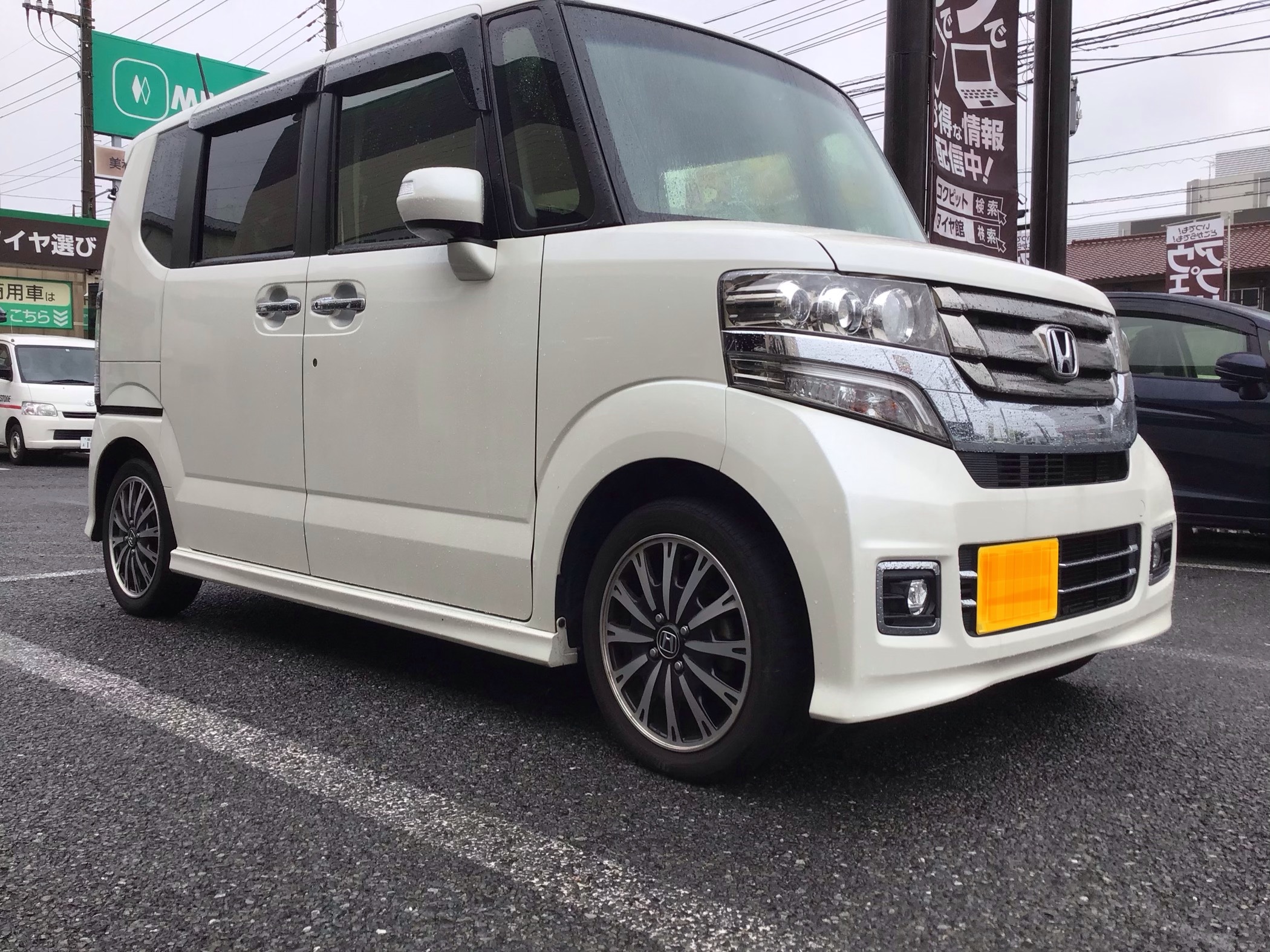 軽 コンパクトカーには車種専用設計タイヤを ホンダ N Box サービス事例 タイヤ館 高津 神奈川県のタイヤ カー用品ショップ タイヤからはじまる トータルカーメンテナンス タイヤ館グループ