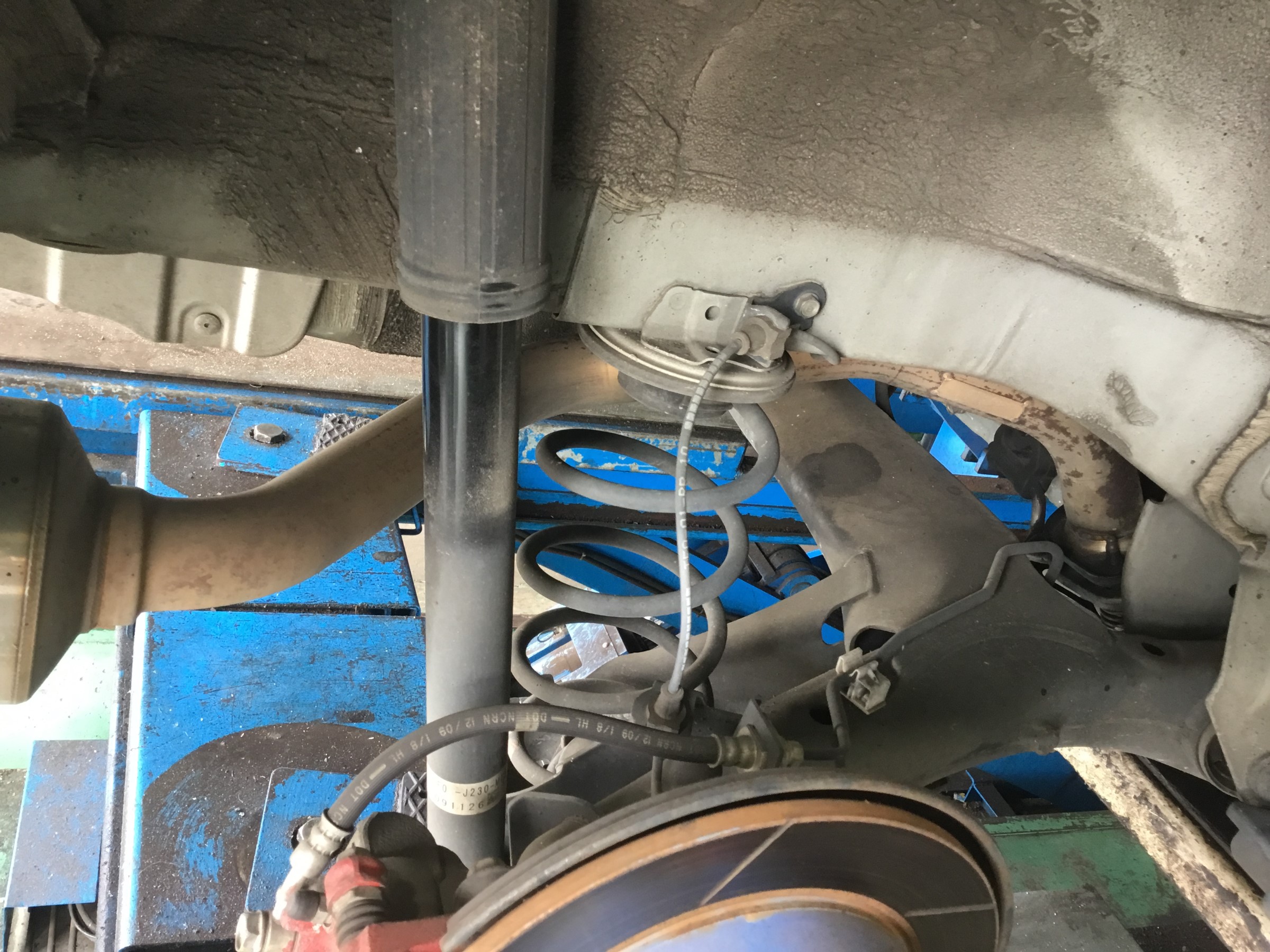 Ge8型fit ショックアブソーバー交換 アライメント調整 ホンダ フィット その他 パーツ取付 足回り関係取付 技術サービスブログ タイヤ館 鎌ヶ谷 千葉県のタイヤ カー用品ショップ タイヤからはじまる トータルカーメンテナンス タイヤ館グループ