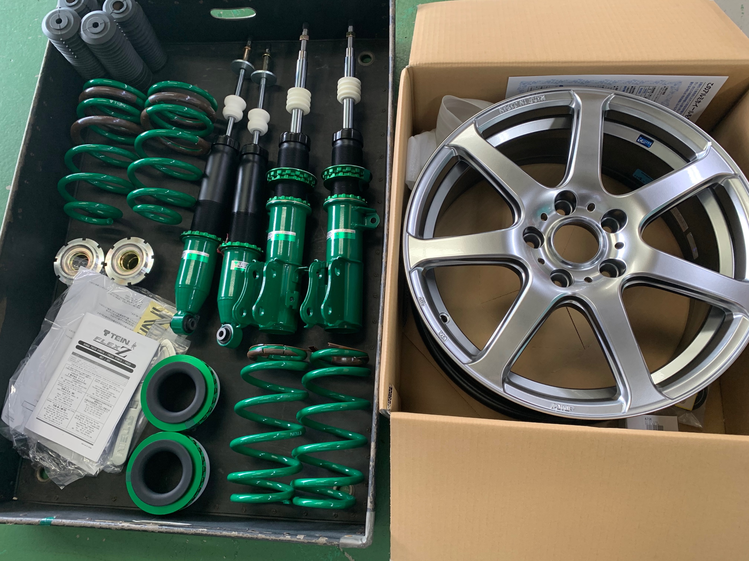 フリード（ハイブリッド） テイン製車高調「FLEX-Z」装着