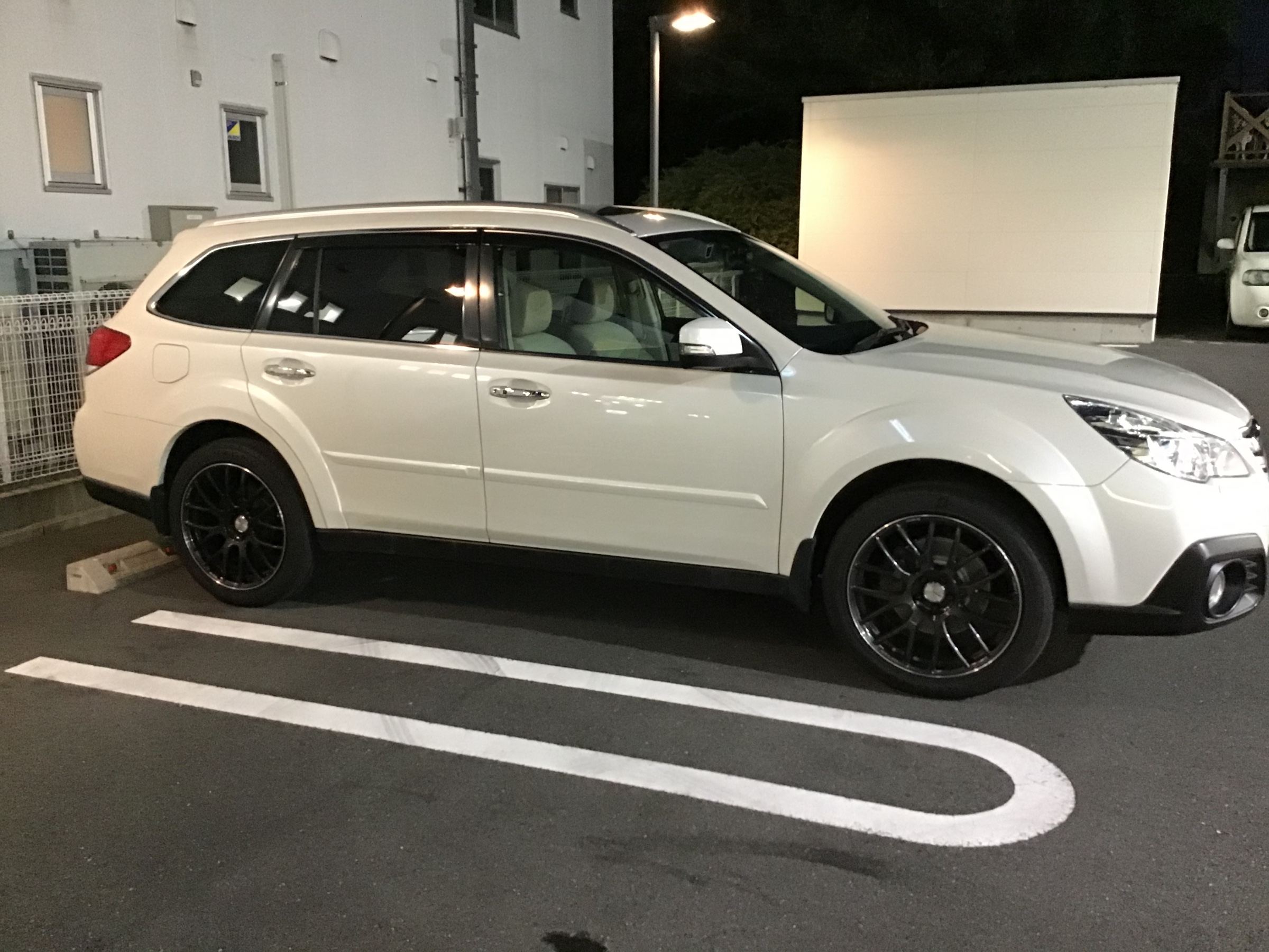 BR系レガシィアウトバック BBS RF511取付 | 店舗おススメ情報 | タイヤ