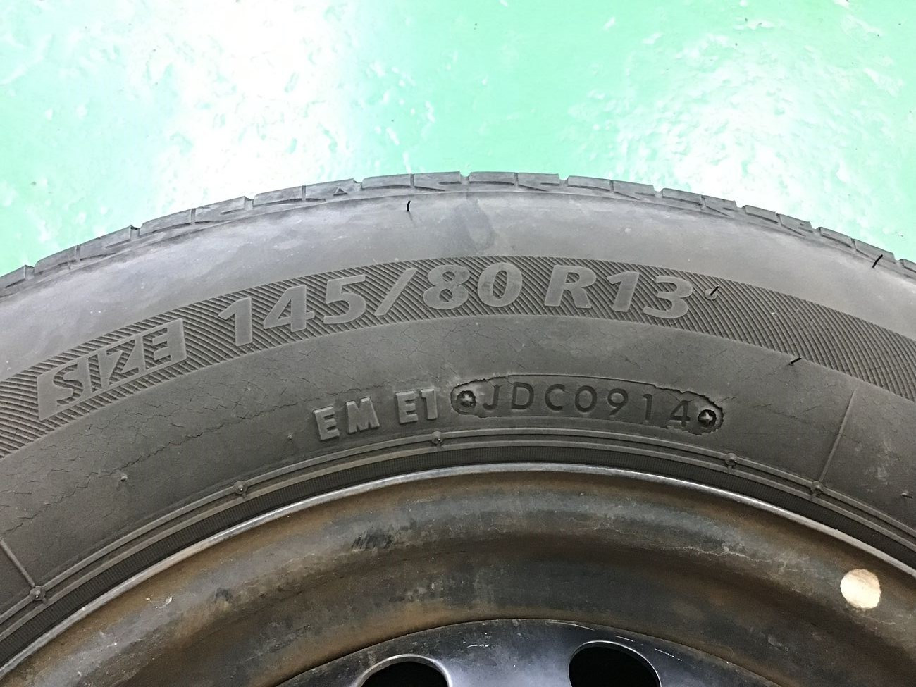 ダイハツ「ムーヴコンテ」L575S タイヤ交換 145/80R13 | ダイハツ
