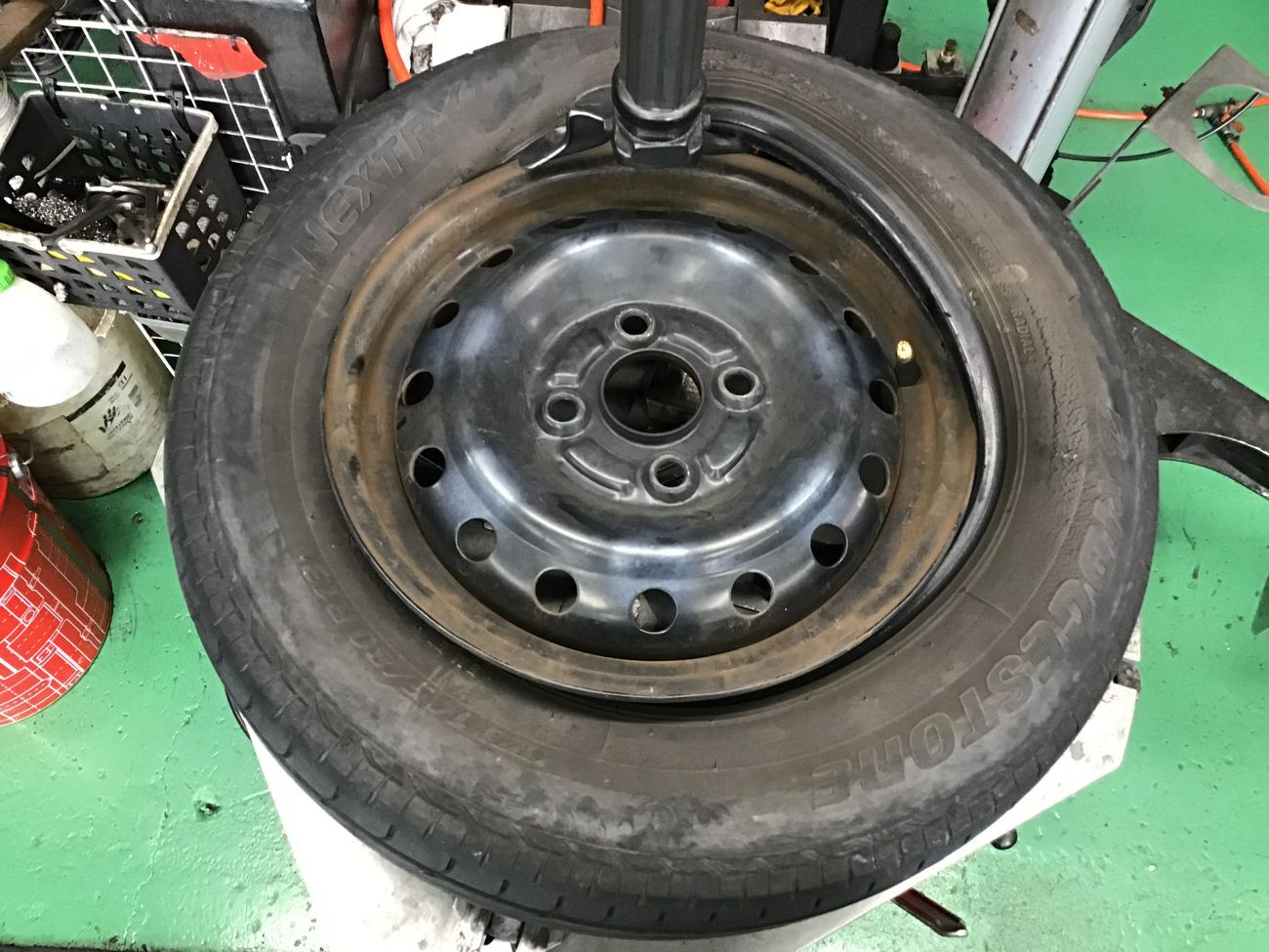 ダイハツ「ムーヴコンテ」L575S タイヤ交換 145/80R13 | ダイハツ