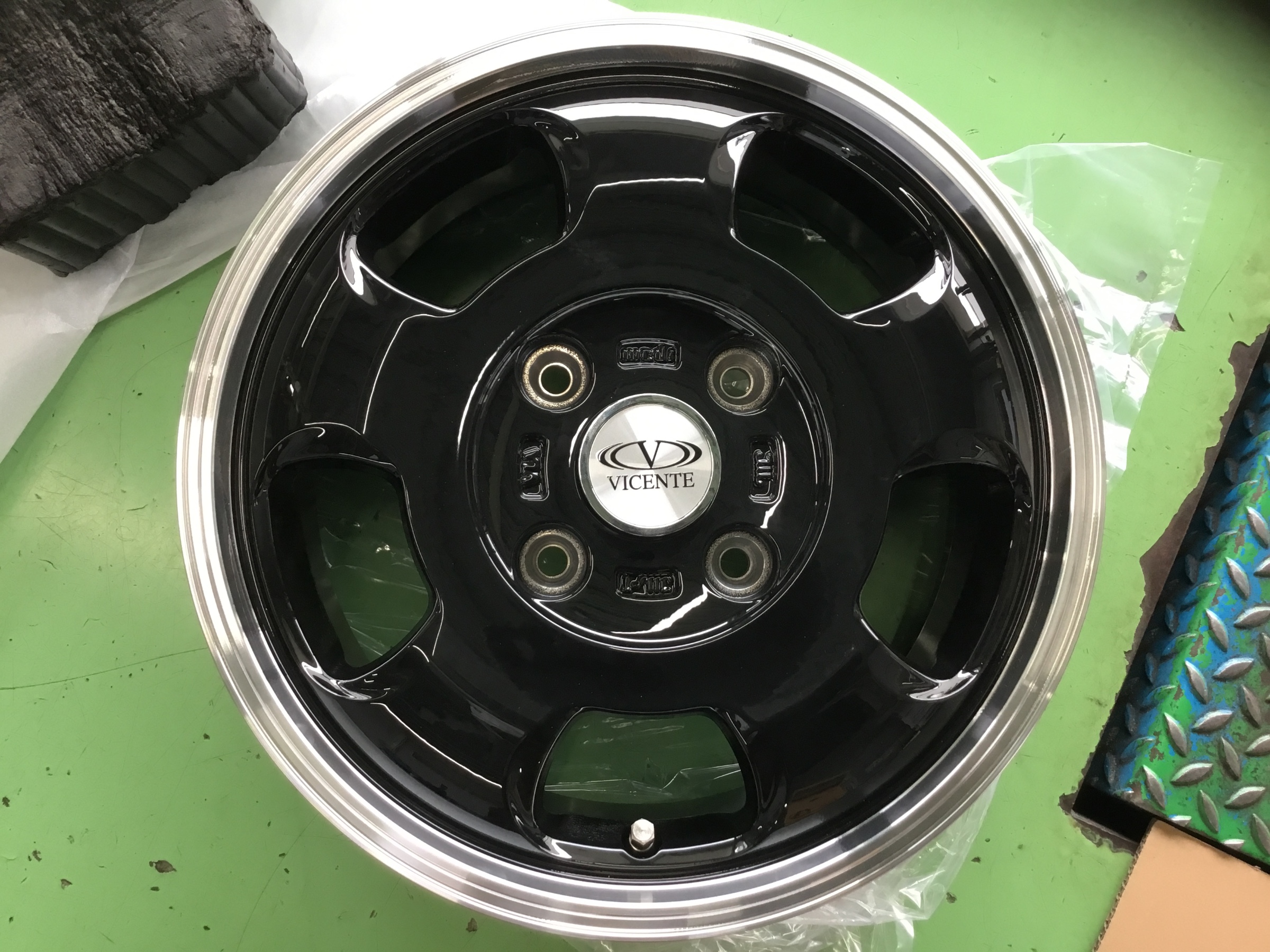 ヴィセンテ05 NV200に装着です(^○^) | 店舗おススメ情報