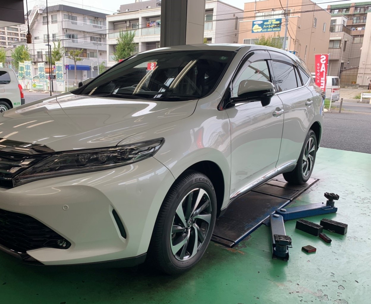 トヨタ 60ハリアー 純正ホイール ブリヂストン アレンザ 001