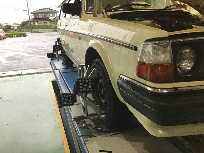 VOLVO 240GLエステート アライメント調整 | 店舗おススメ VOLVO 240GLエステート アライメント調整 | 店舗おススメ