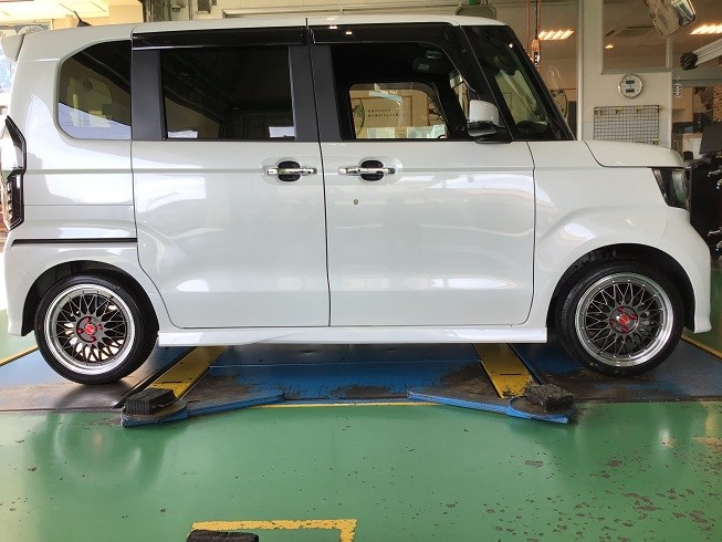 ホンダ N-BOXカスタム（JF3) POTENZA RE004 165/50R16タイヤ交換