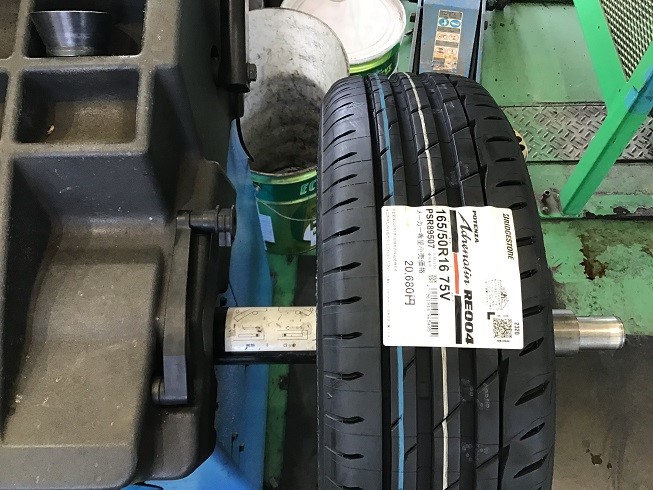 ホンダ N-BOXカスタム（JF3) POTENZA RE004 165/50R16タイヤ交換