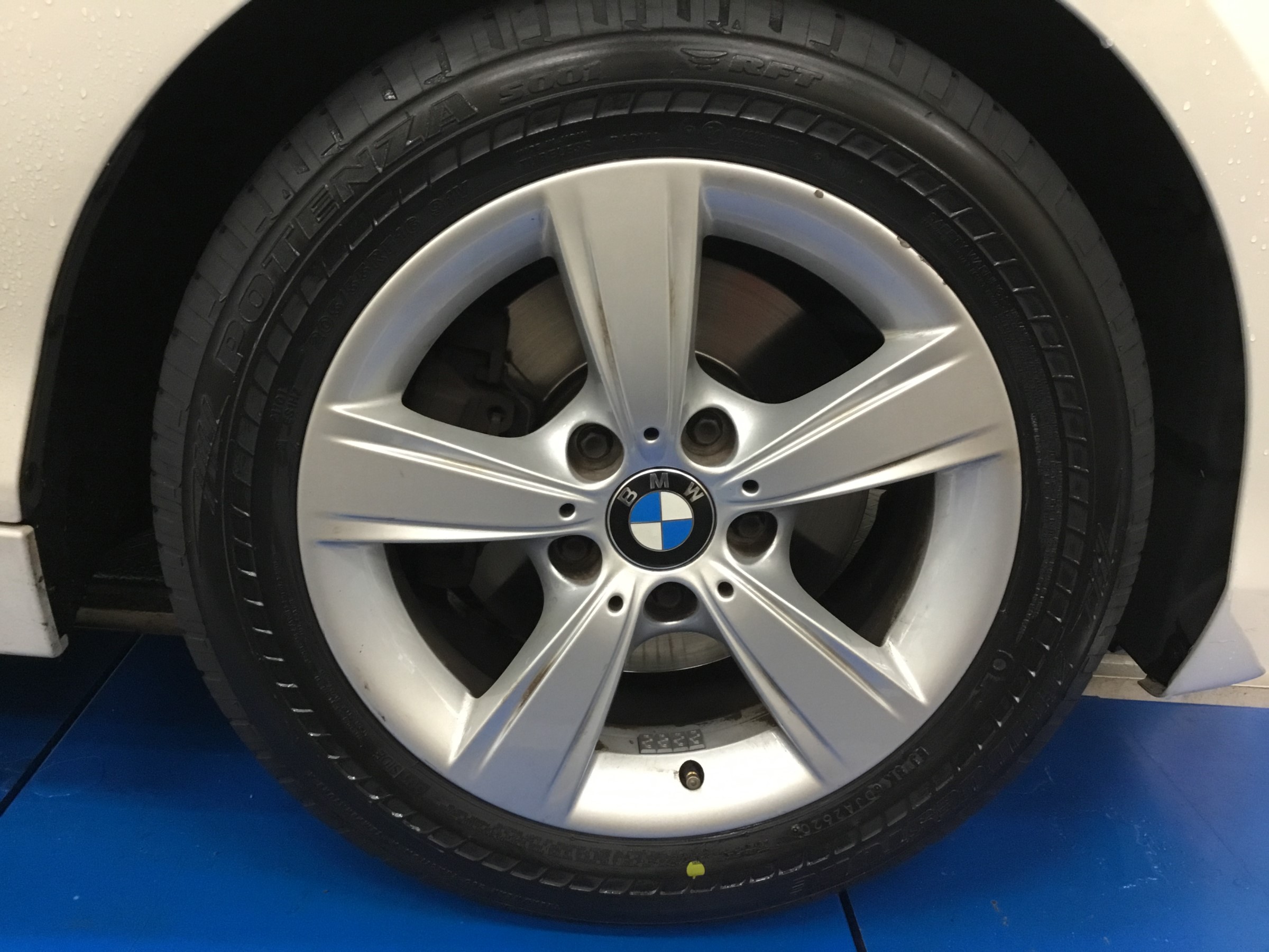 BMW 116i タイヤ交換 | 店舗おススメ情報 | タイヤ館 浜川崎
