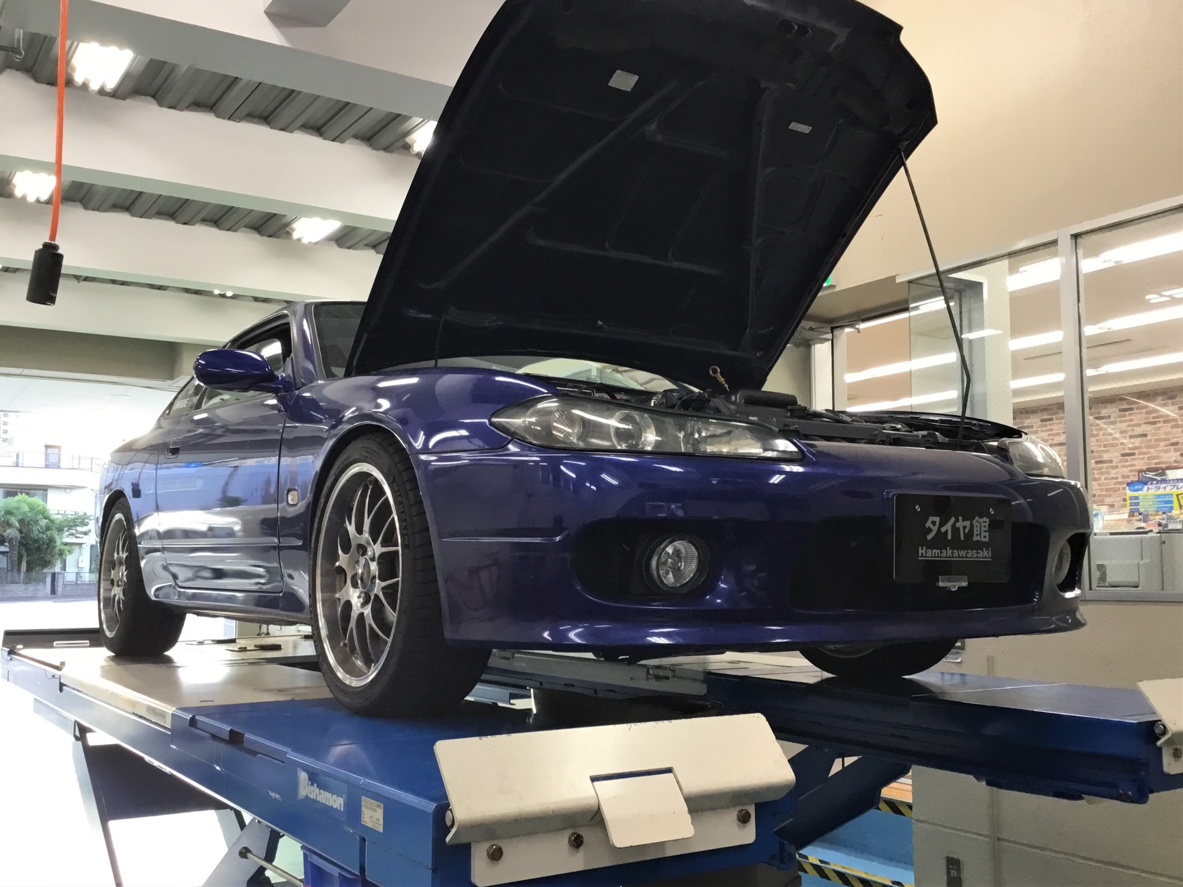 日産 シルビア S15 オイル交換 日産 シルビア メンテナンス商品 オイル関連 エンジンオイル交換 サービス事例 タイヤ館 浜川崎 タイヤからはじまる トータルカーメンテナンス タイヤ館グループ
