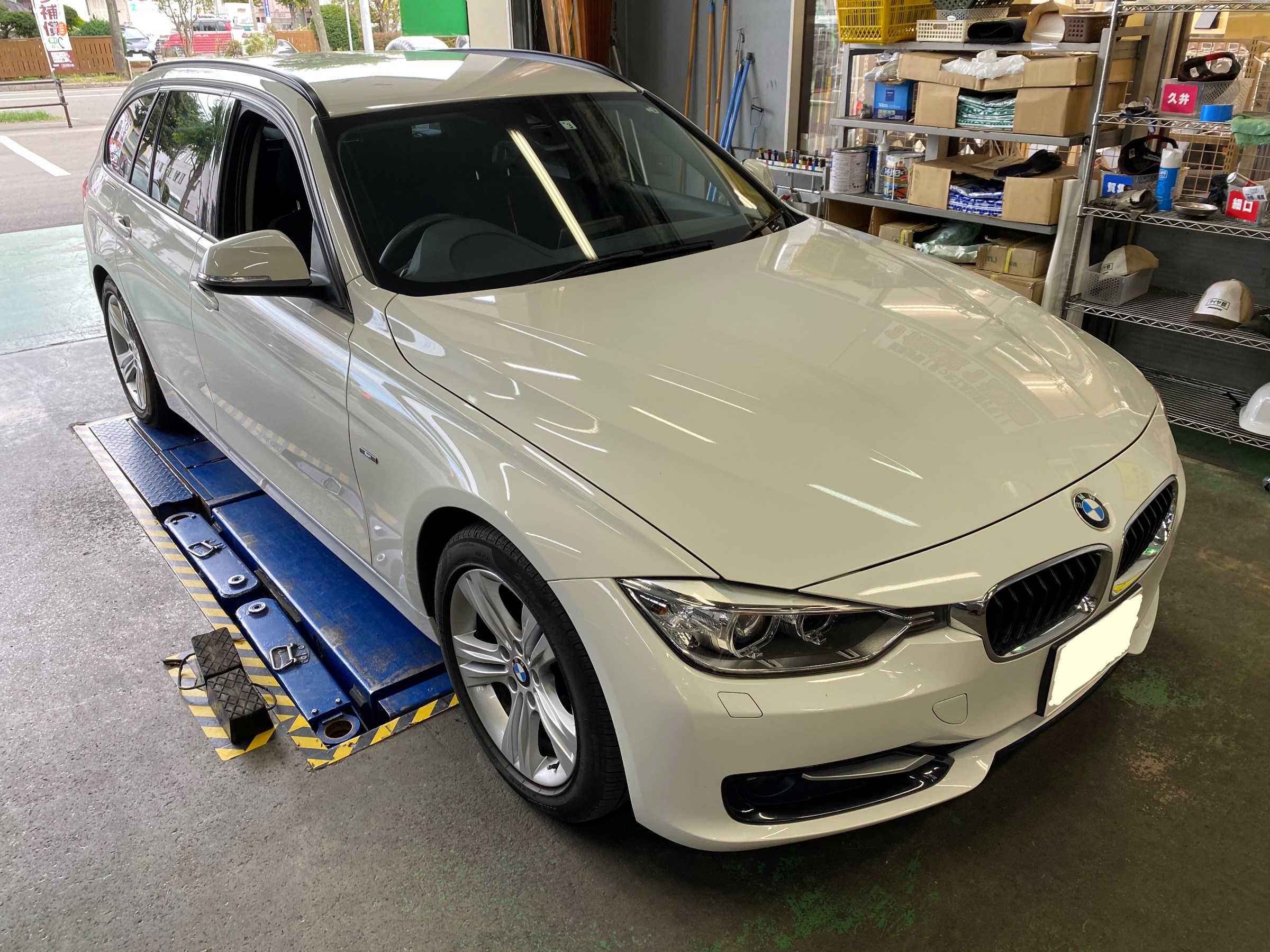 Bmw 3シリーズツーリングワゴン F31 にドラレコ取付け Bmw 3シリーズ その他 パーツ取付 各種用品取付 サービス事例 タイヤ館 桑園 タイヤからはじまる トータルカーメンテナンス タイヤ館グループ