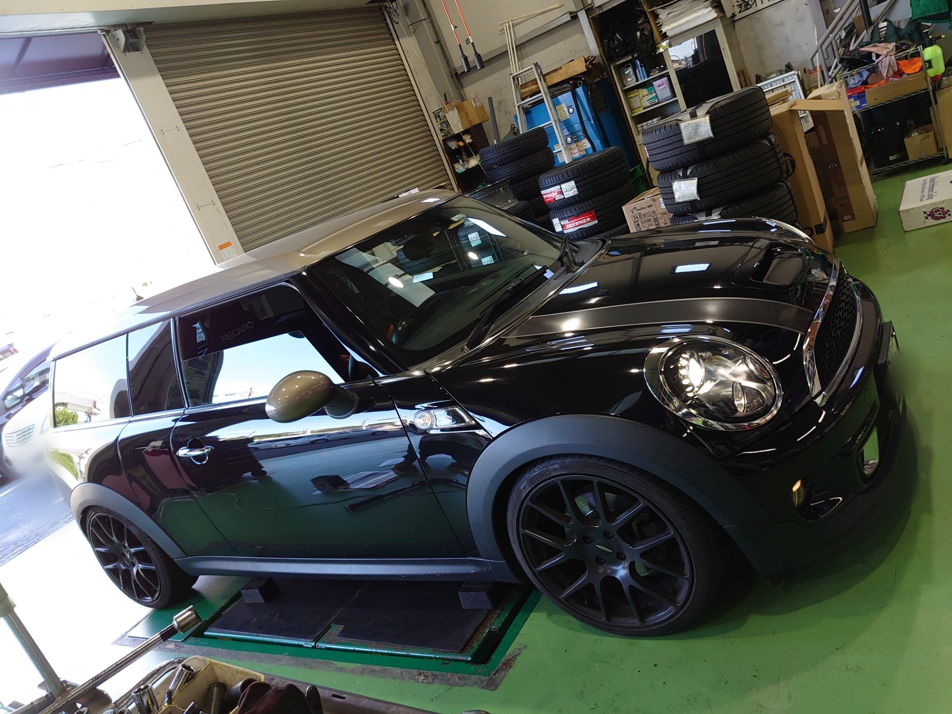 BMW MINI R55 クラブマン クーパーS に RECARO (レカロ) シート装着