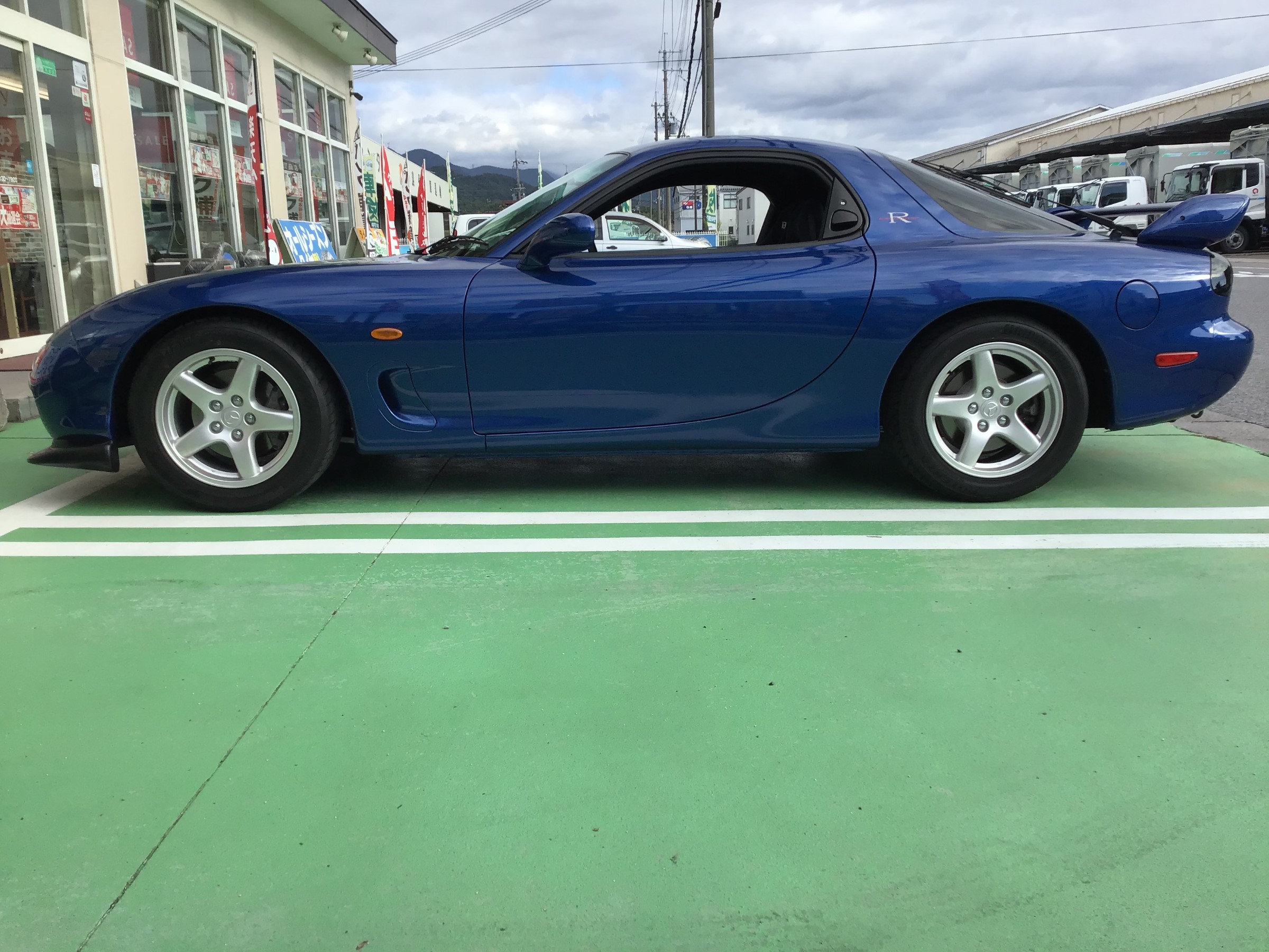 RX-7 FD3S タイヤ ホイール交換 | 店舗おススメ情報 | タイヤ館