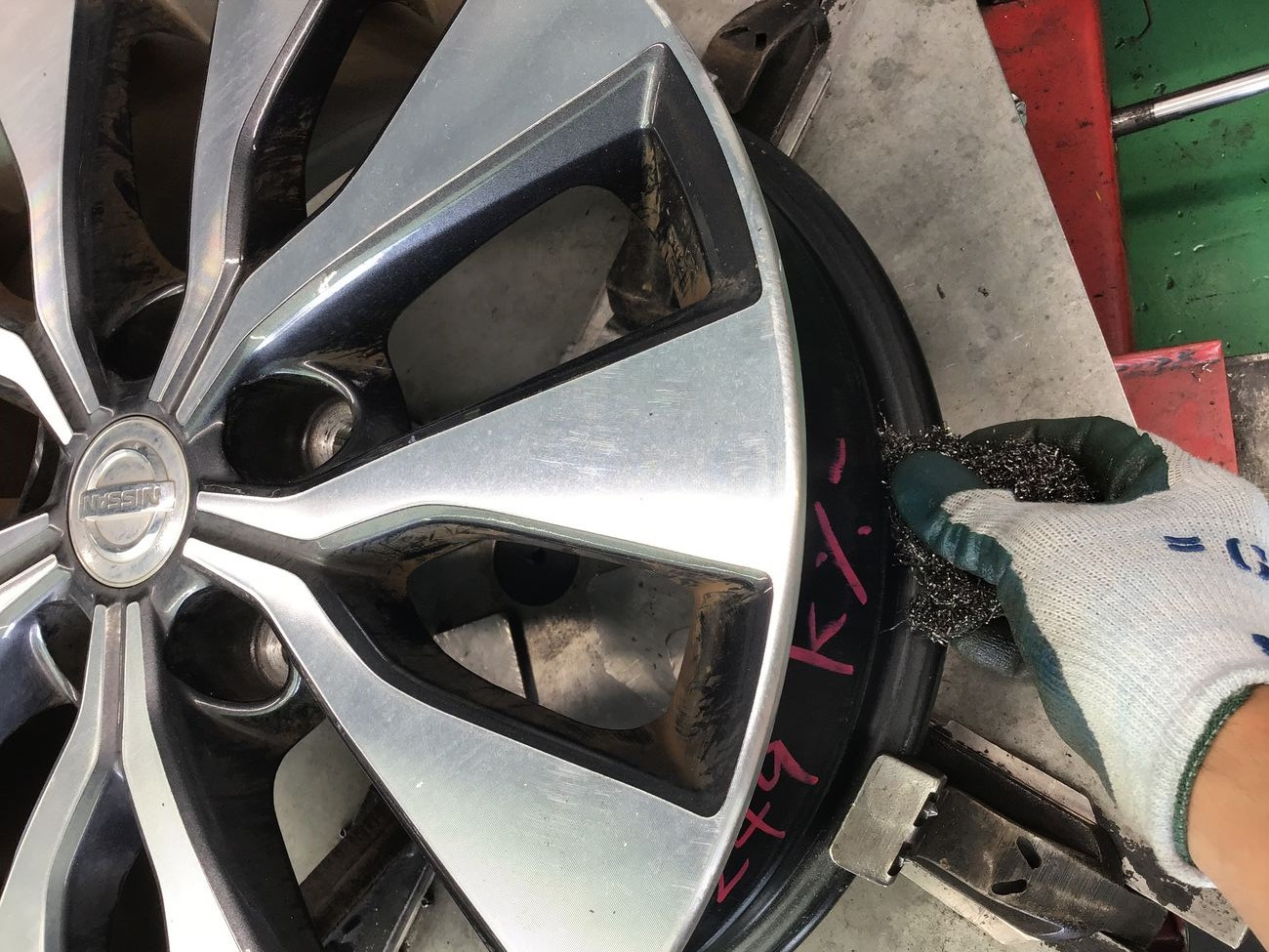 日産「セレナ」C27 タイヤ交換 195/60R16 | 日産 セレナ タイヤ タイヤ