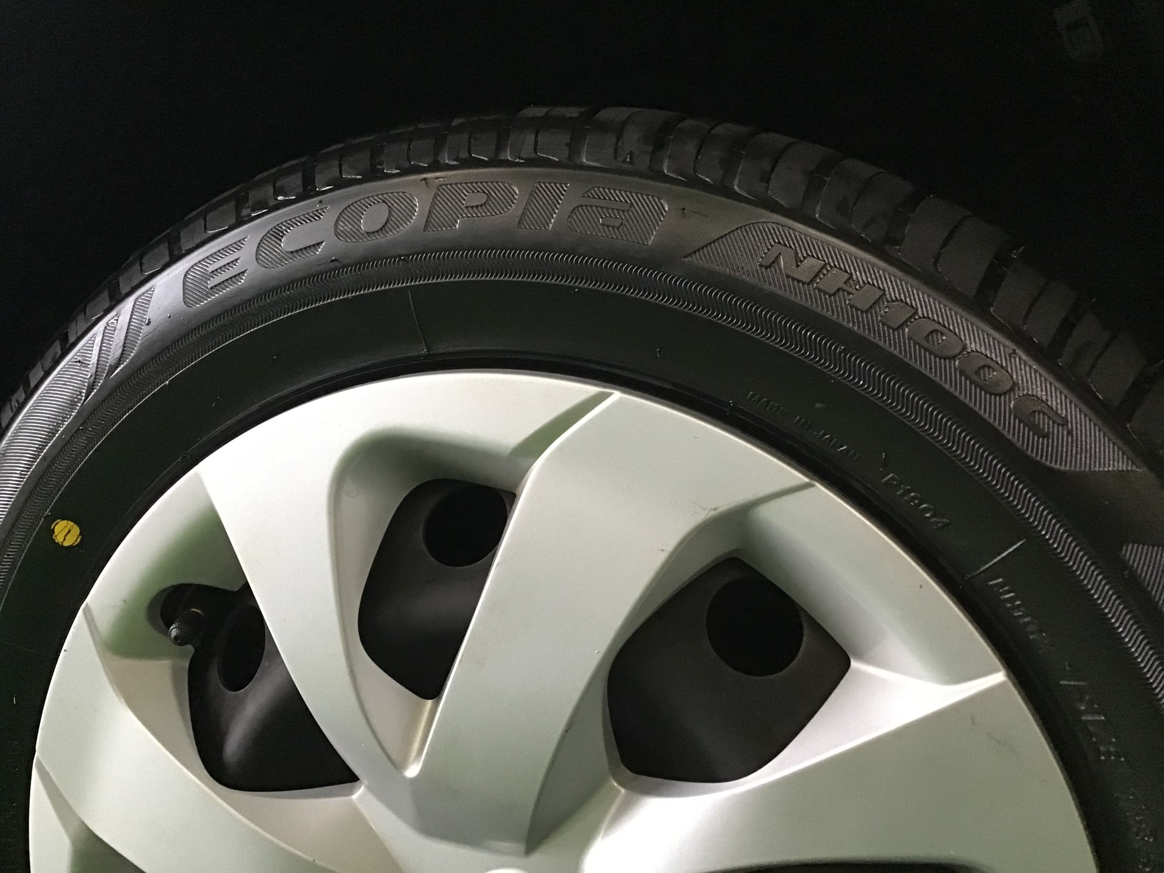 トヨタ シエンタ タイヤ交換 サービス事例 タイヤ館 六甲北 兵庫県のタイヤ カー用品ショップ タイヤからはじまる トータルカーメンテナンス タイヤ館グループ