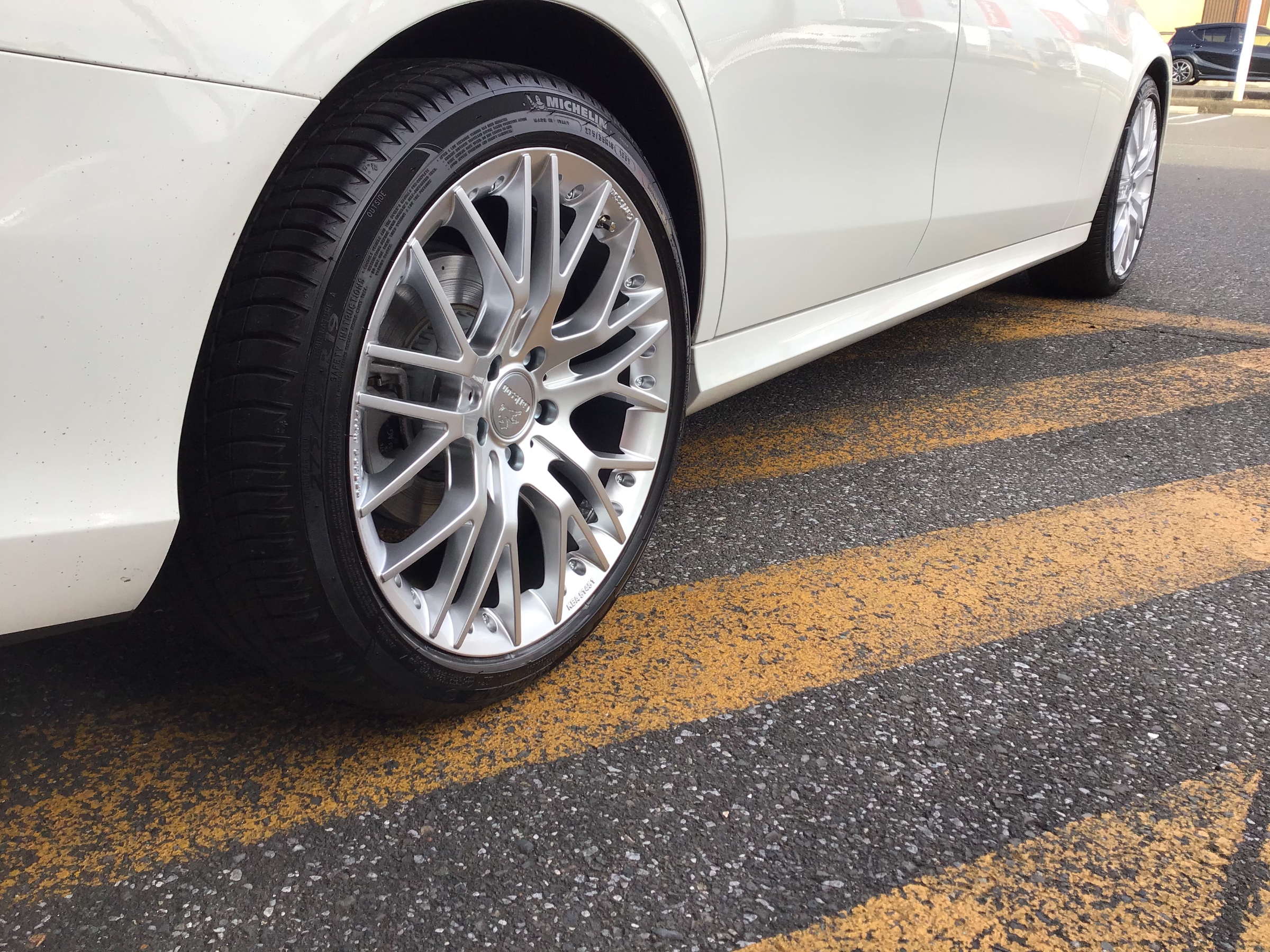 ベンツ Eクラス カールソン1/10X RSF ホイール交換 | 店舗おススメ情報