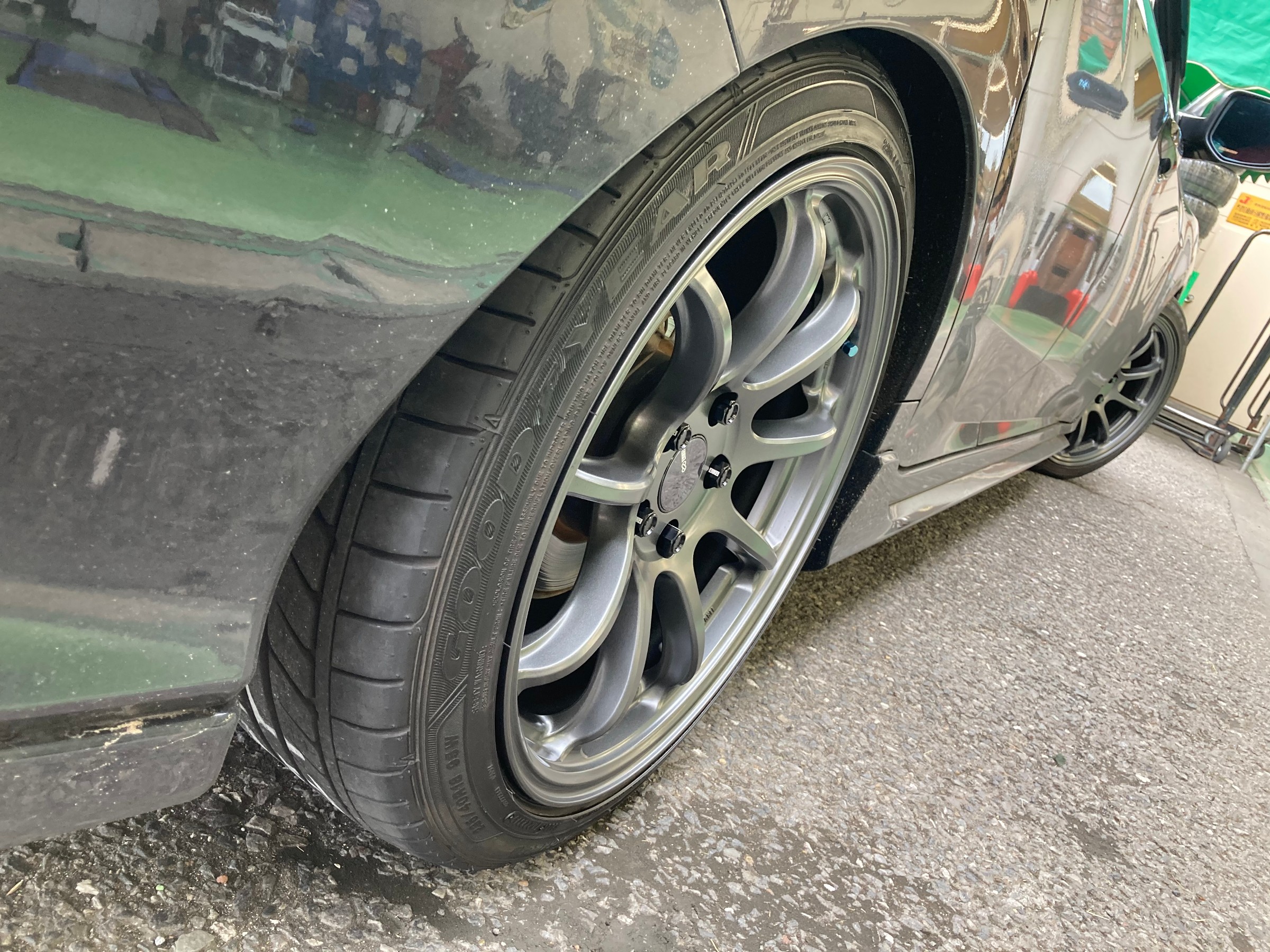 ホンダ シビック Fk7 エンケイの新作ホイール Pf09 を装着しました ホンダ シビック ホイール タイヤ ホイール関連 タイヤ ホイール交換 サービス事例 タイヤ館 土浦北インター 茨城県のタイヤ カー用品ショップ タイヤからはじまる トータルカー