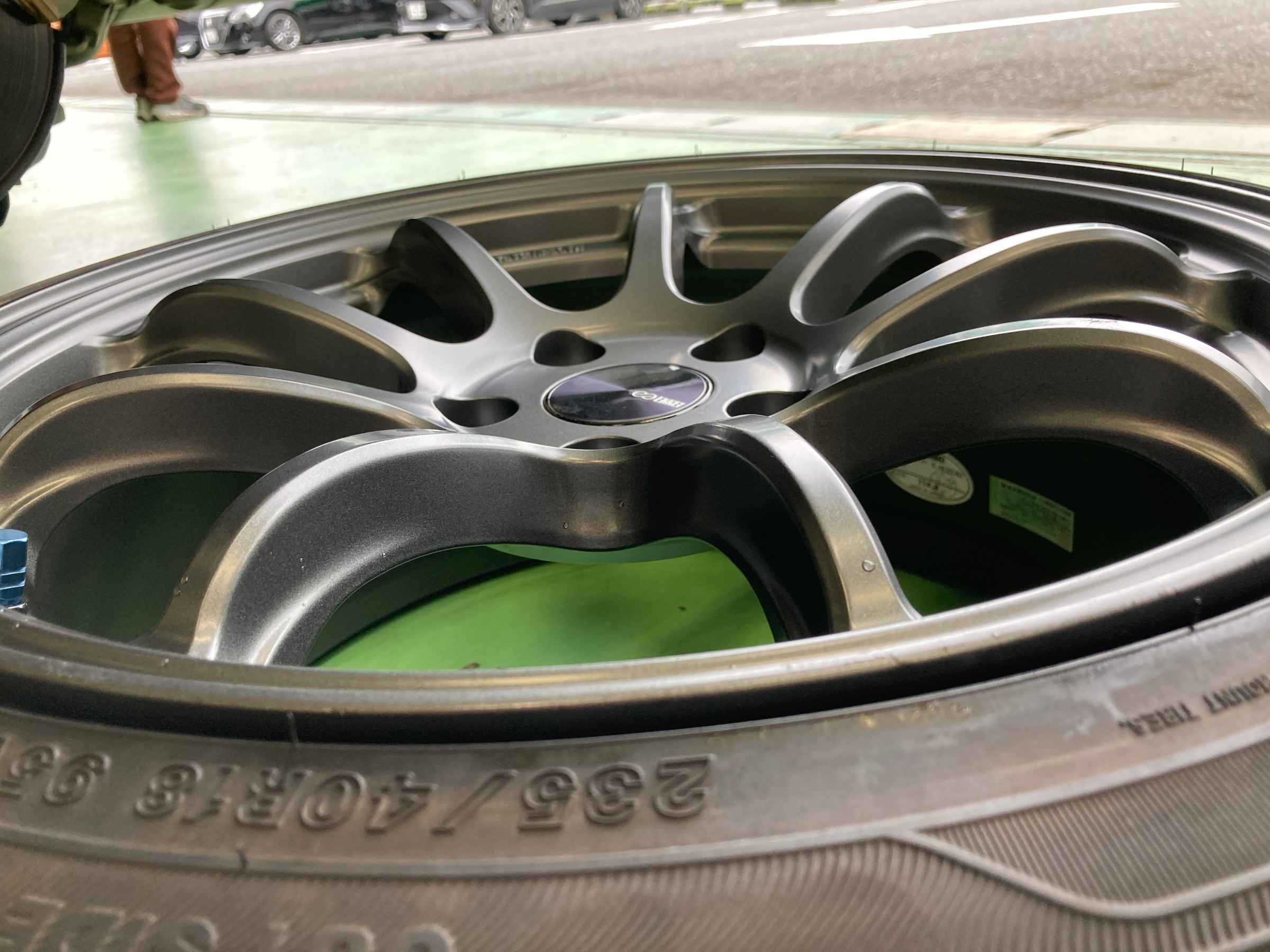 ホンダ シビック Fk7 エンケイの新作ホイール Pf09 を装着しました ホンダ シビック ホイール タイヤ ホイール関連 タイヤ ホイール交換 サービス事例 タイヤ館 土浦北インター 茨城県のタイヤ カー用品ショップ タイヤからはじまる トータルカー