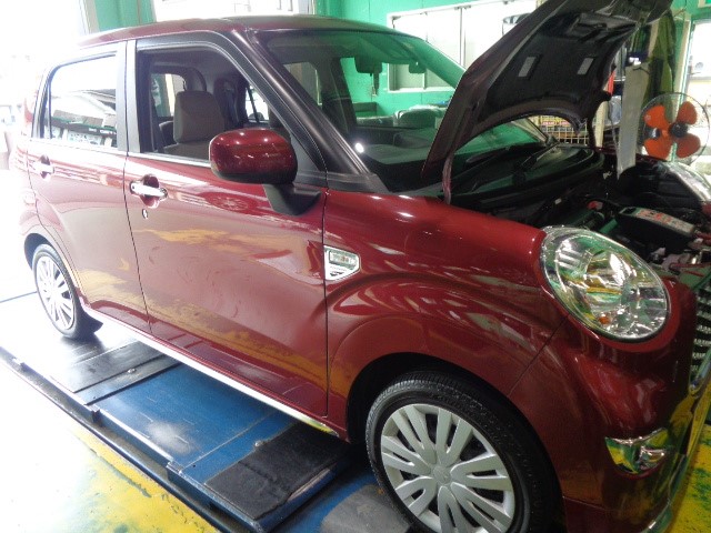 ダイハツ キャスト バッテリー交換 ダイハツ キャスト アクティバ メンテナンス商品 カー用品取付 各社ナビゲーション取付 サービス事例 タイヤ館 入間 タイヤからはじまる トータルカーメンテナンス タイヤ館グループ