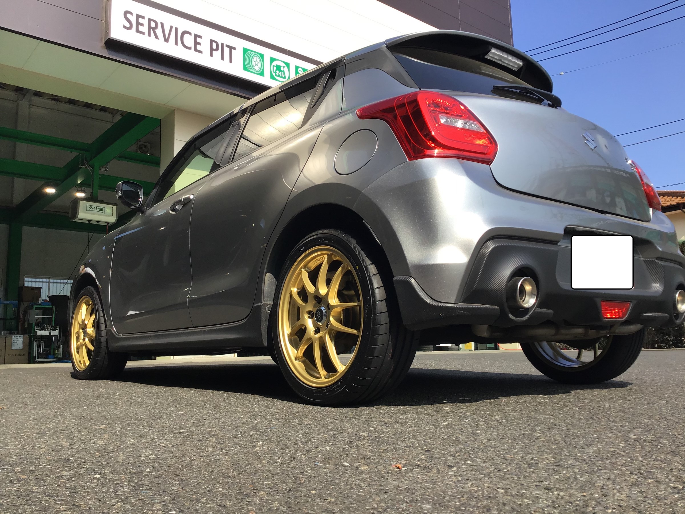お買い得品！エンケイPF01 17インチ スイフトスポーツにピッタリ！